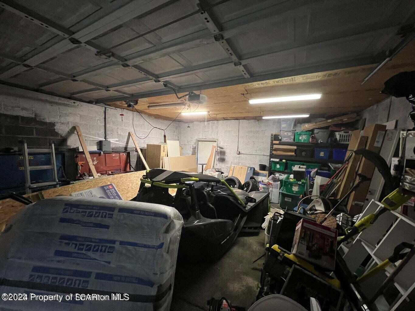 1233 Diamond Ave. (GARAGE)
