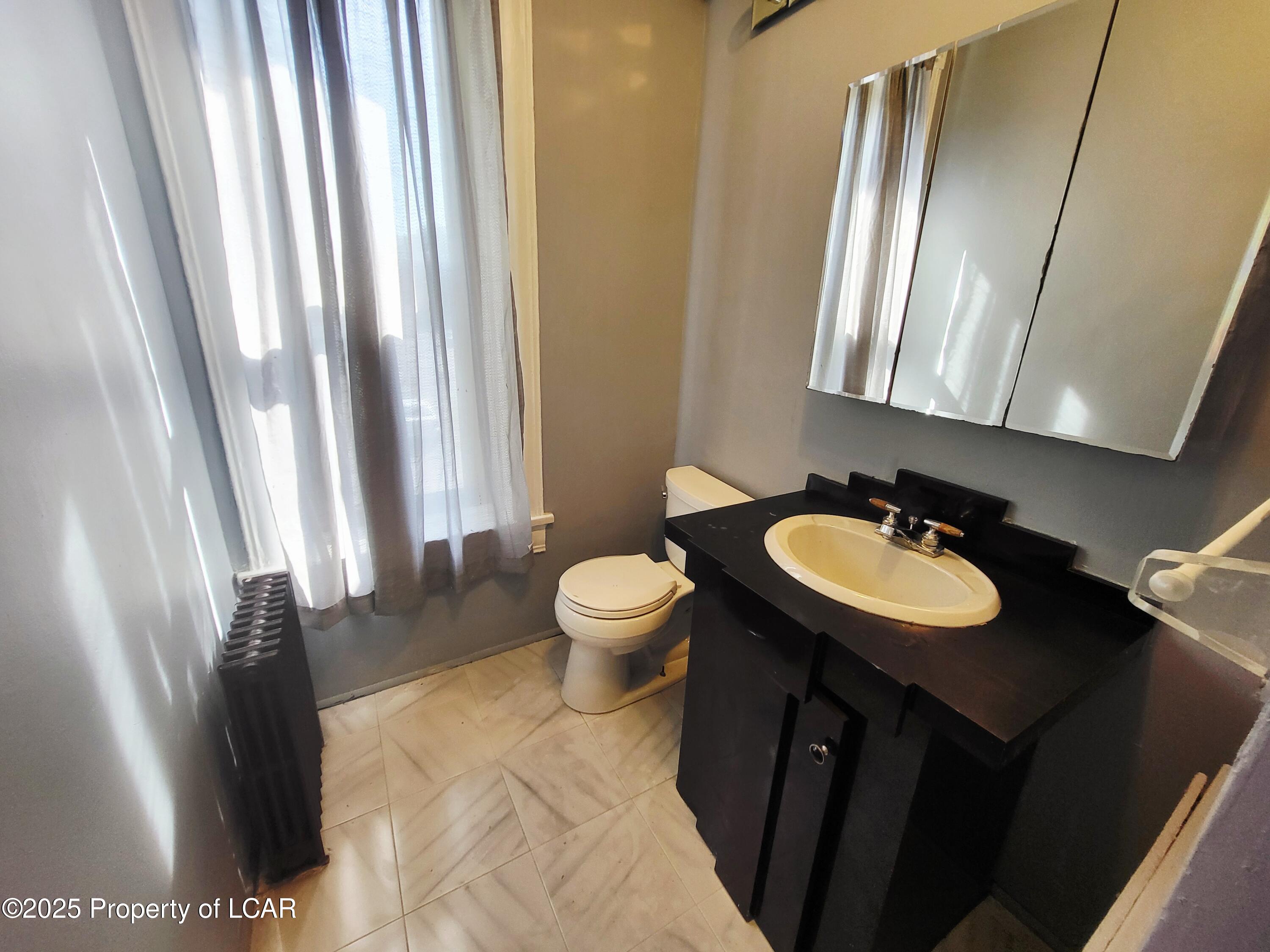 26 W Ross Street Unit: B