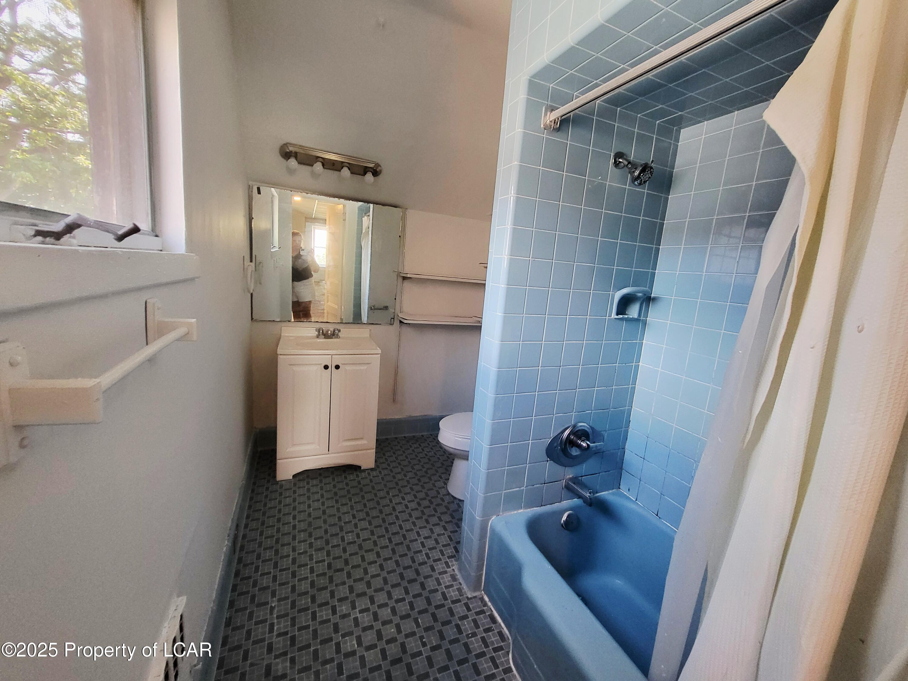 26 W Ross Street Unit: B