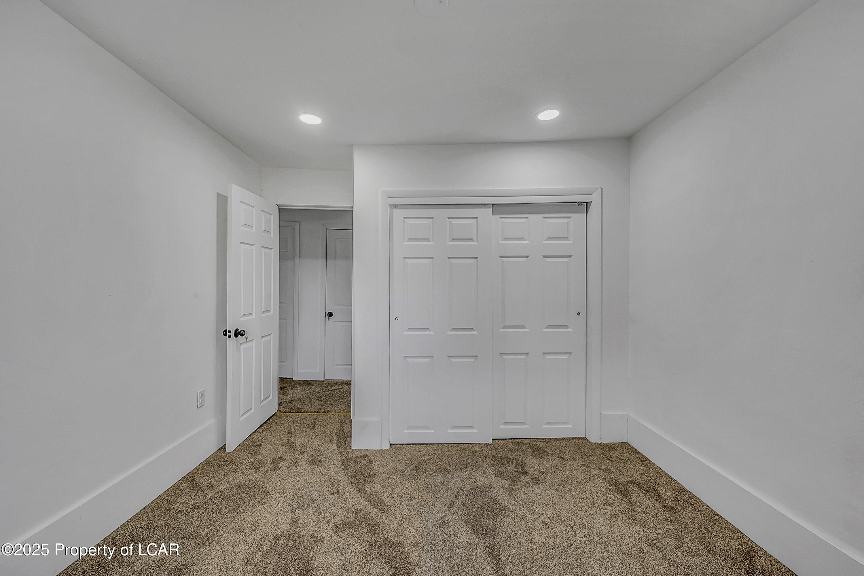 206 Old River Road