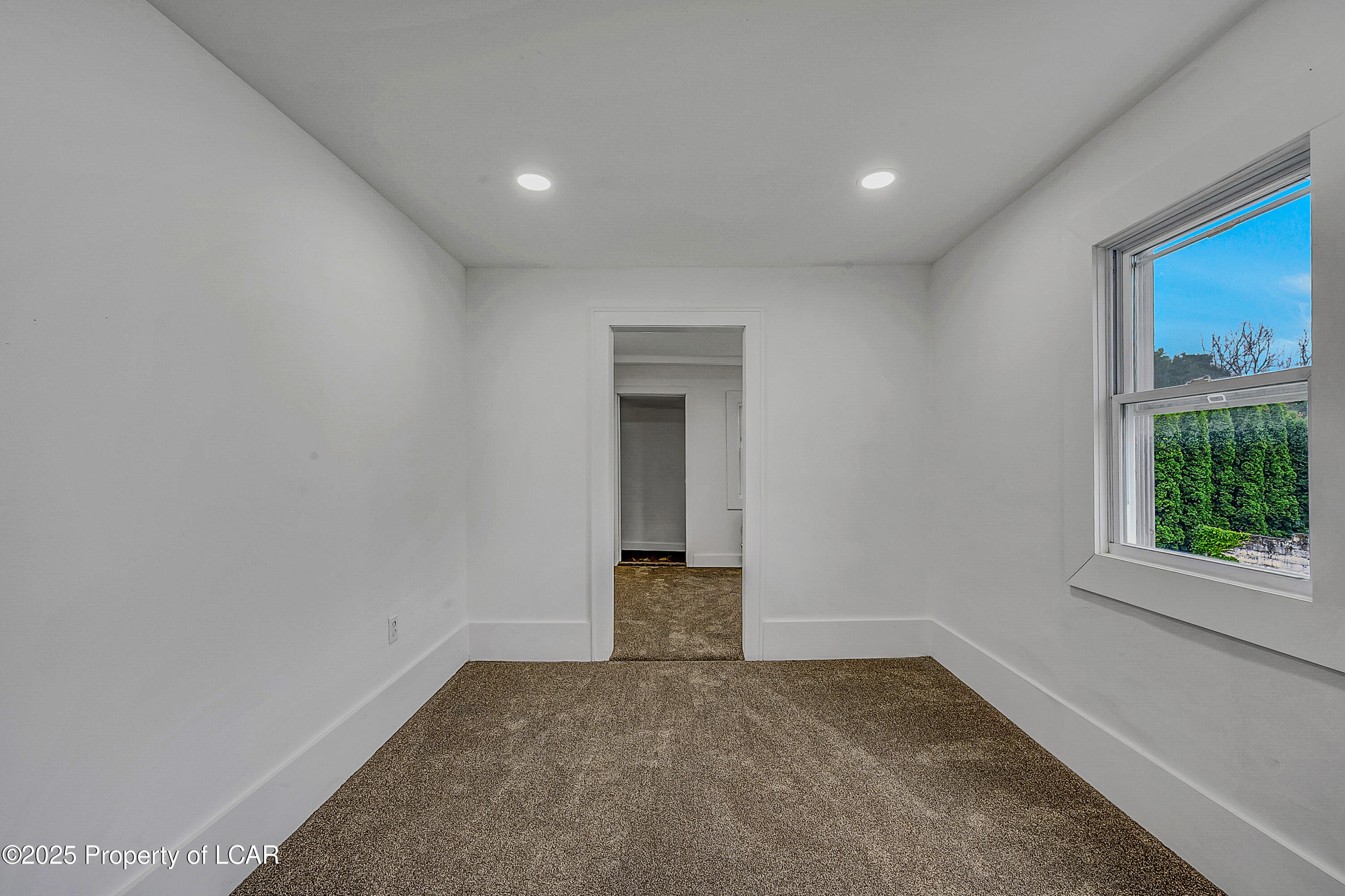 206 Old River Road
