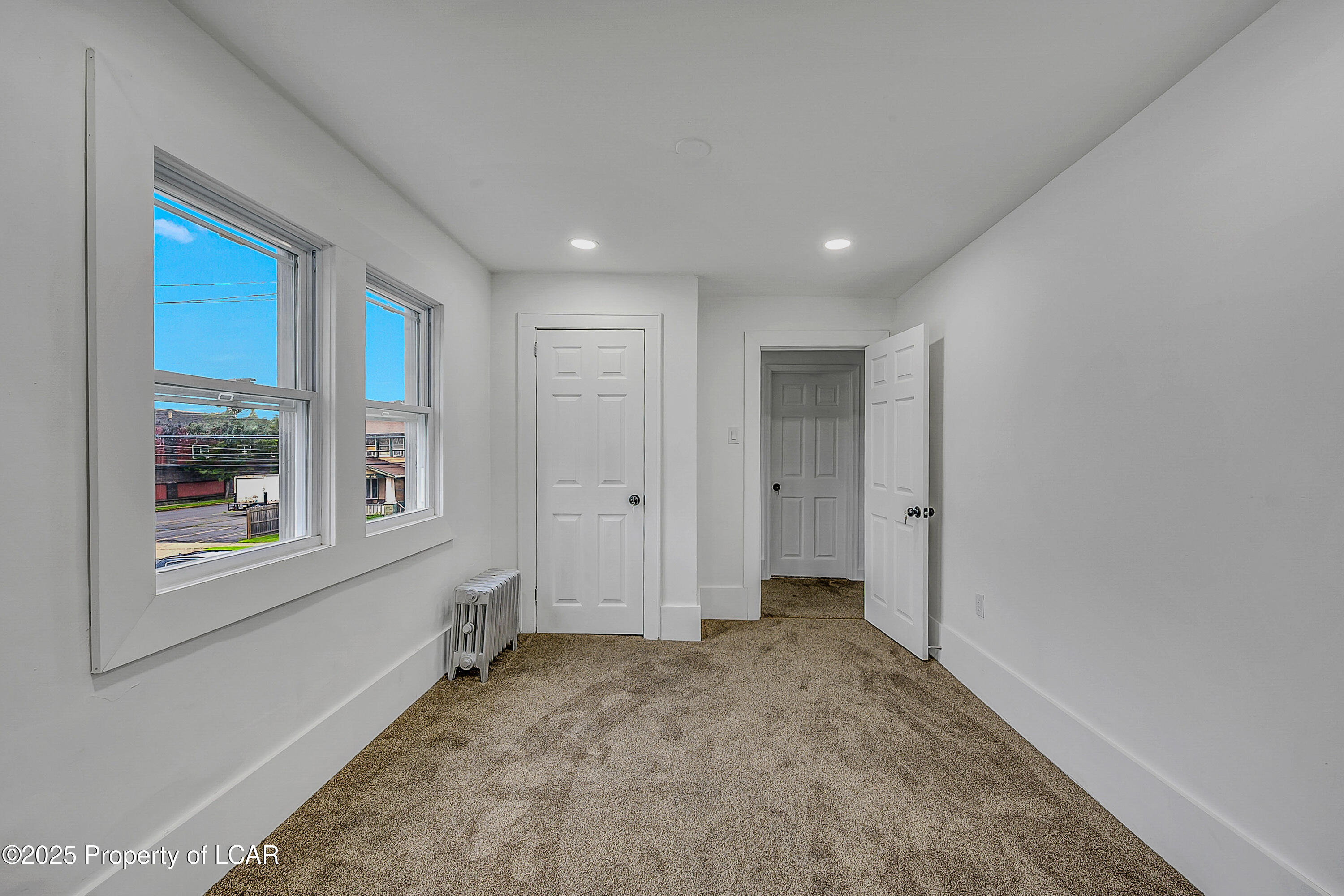 206 Old River Road