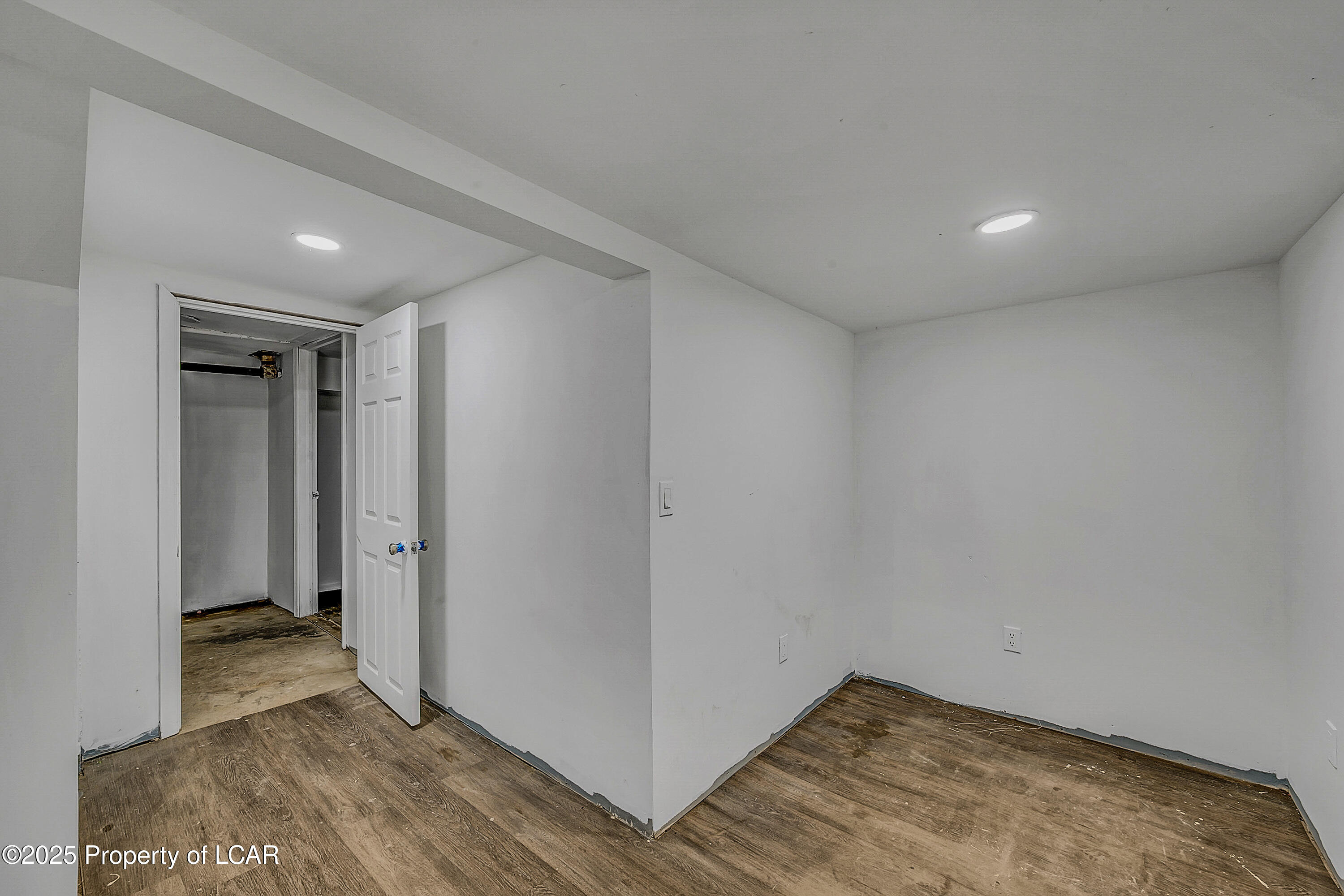 206 Old River Road