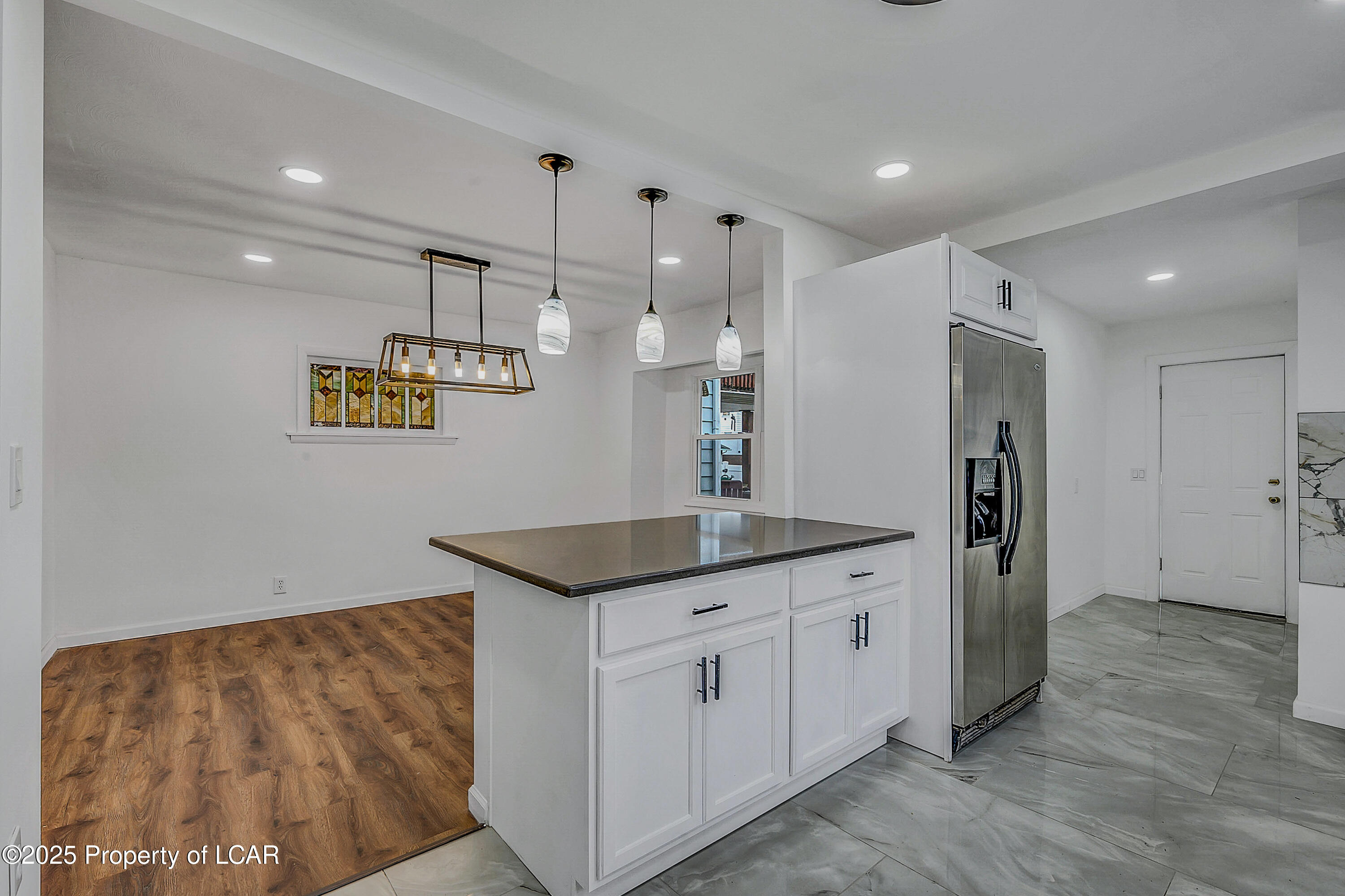 206 Old River Road