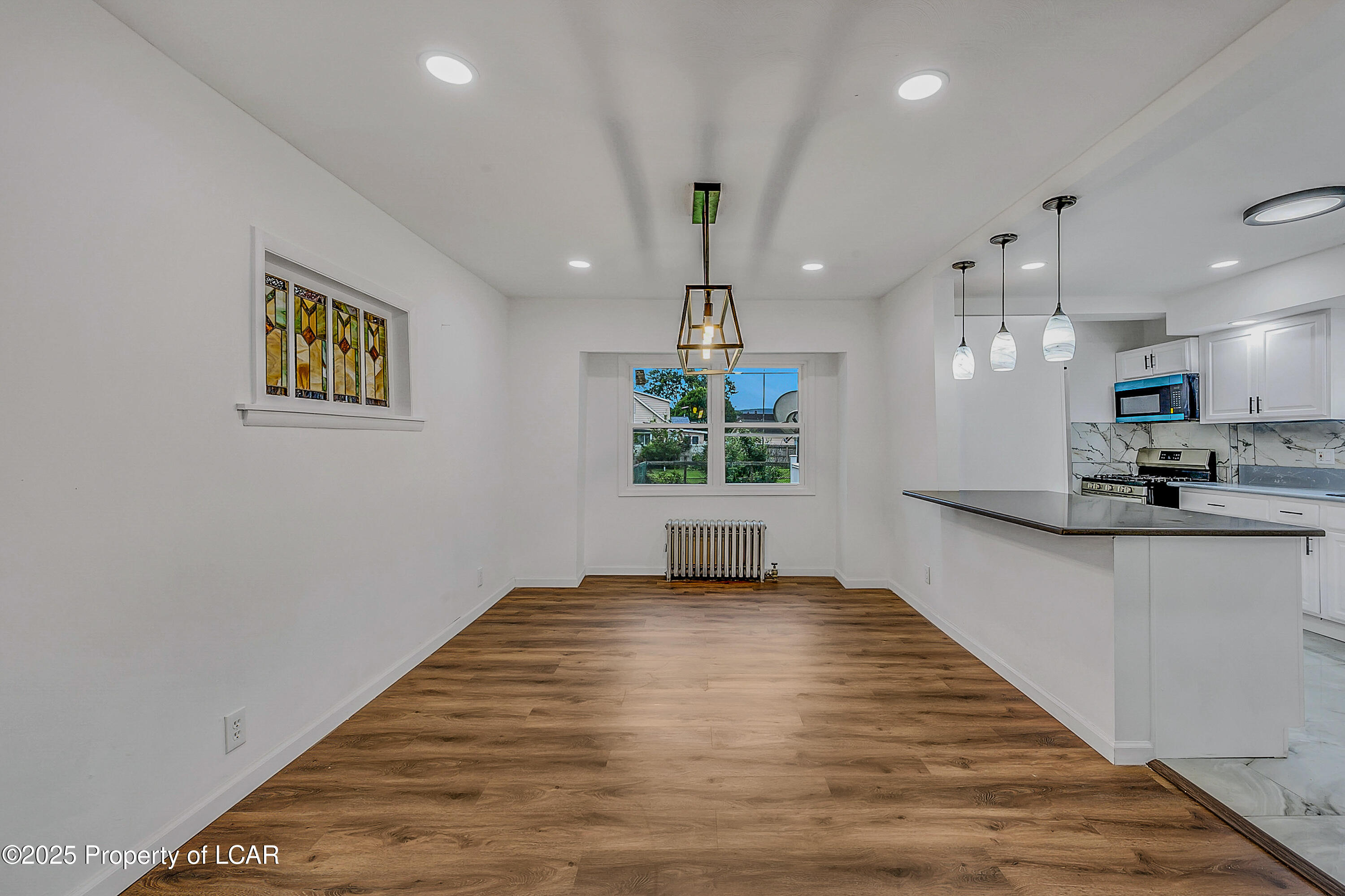 206 Old River Road