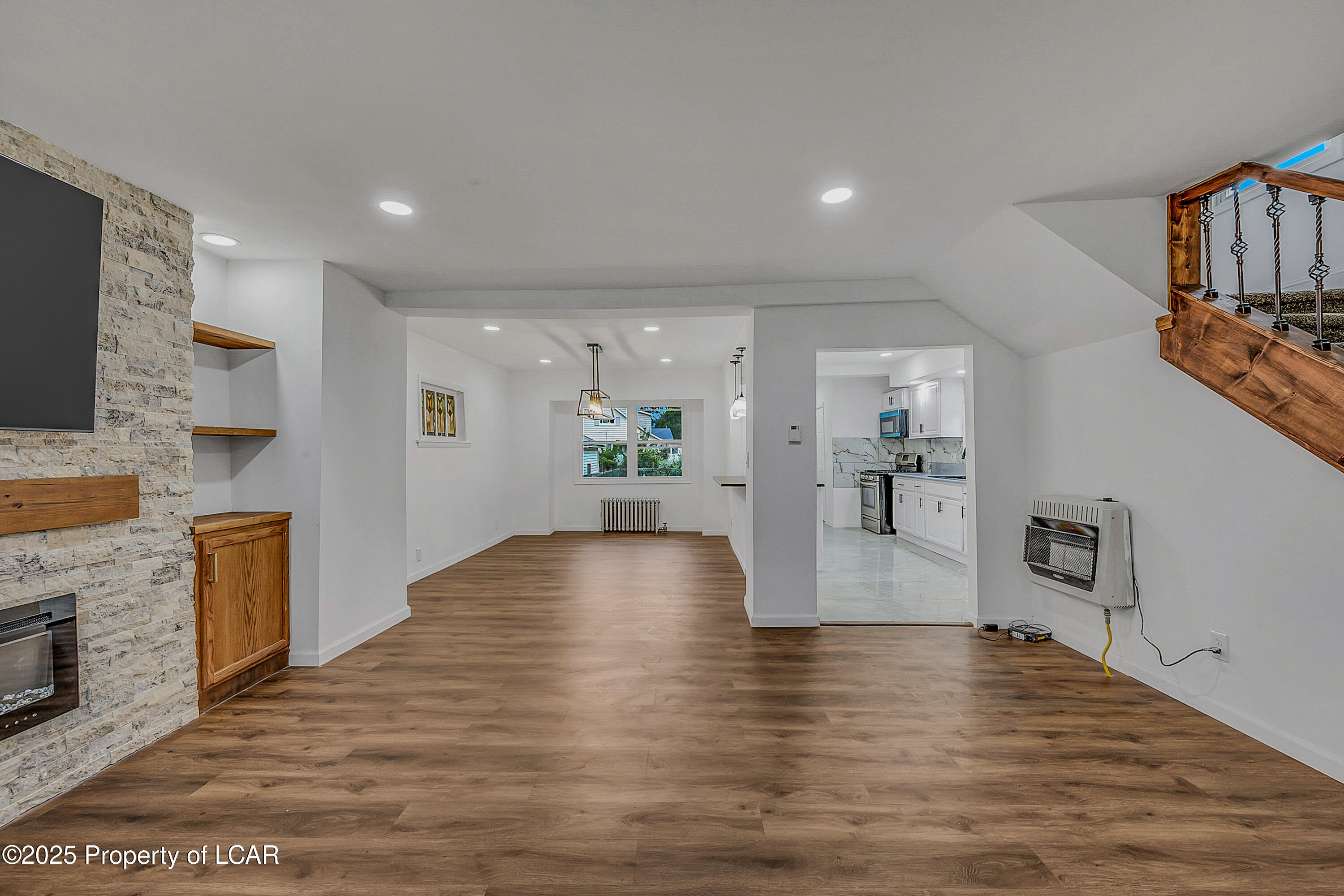 206 Old River Road