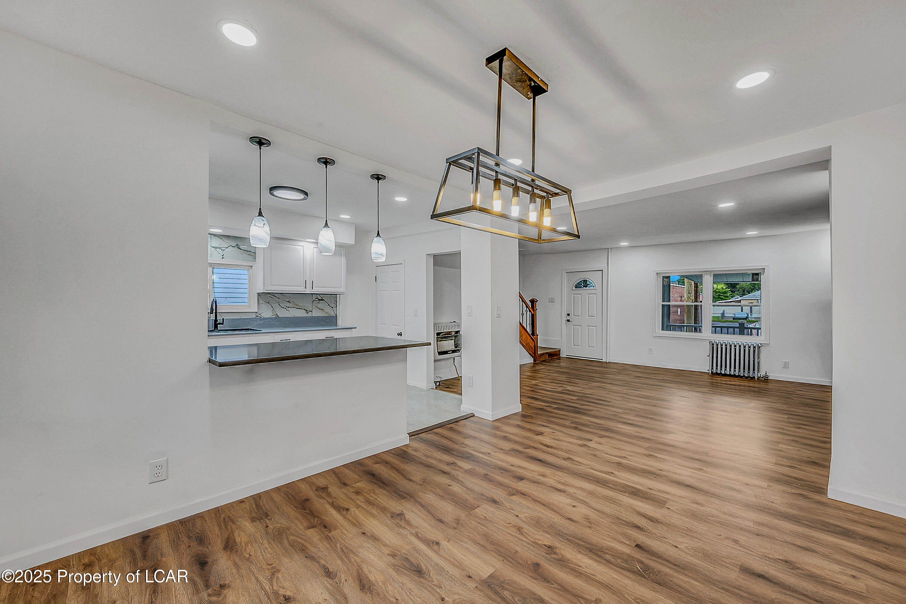 206 Old River Road
