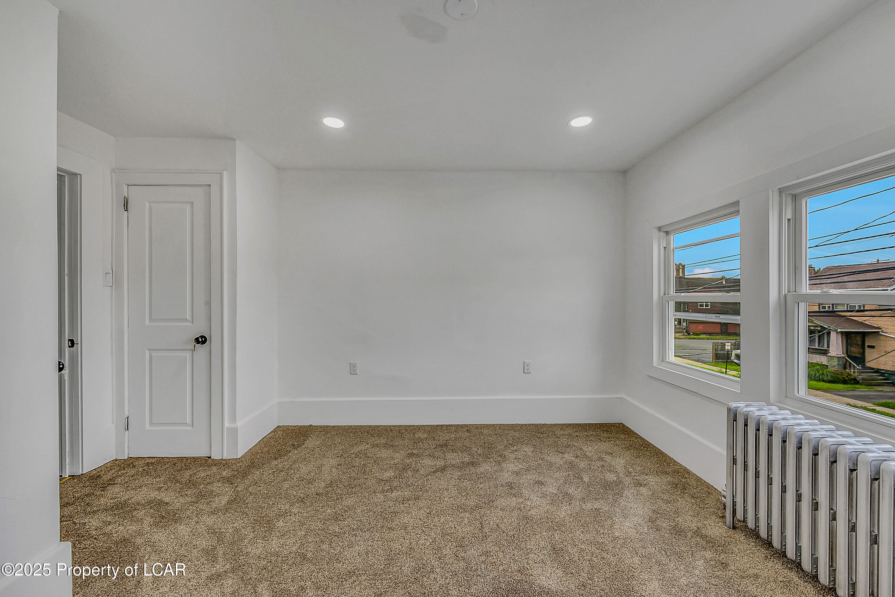 206 Old River Road