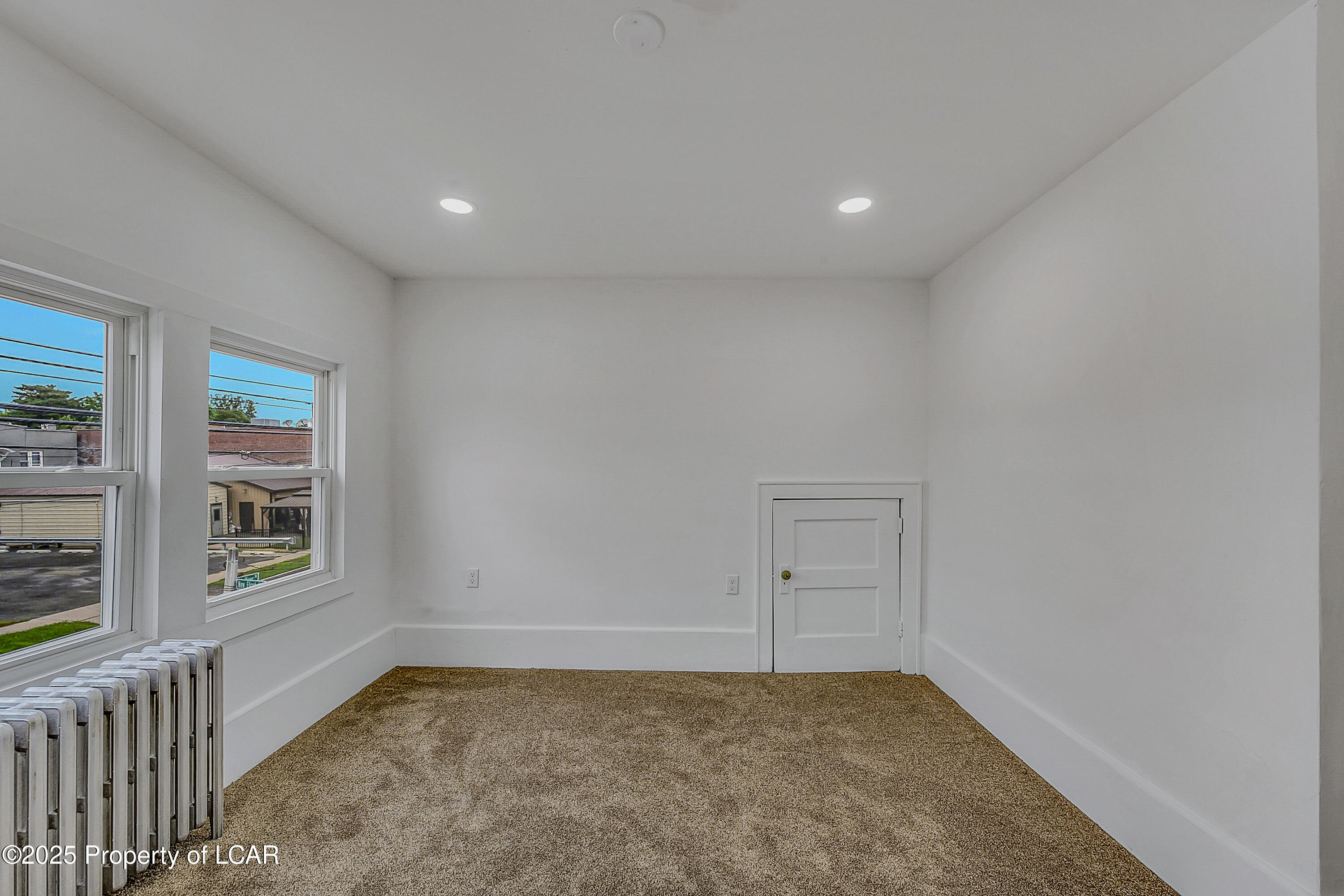 206 Old River Road