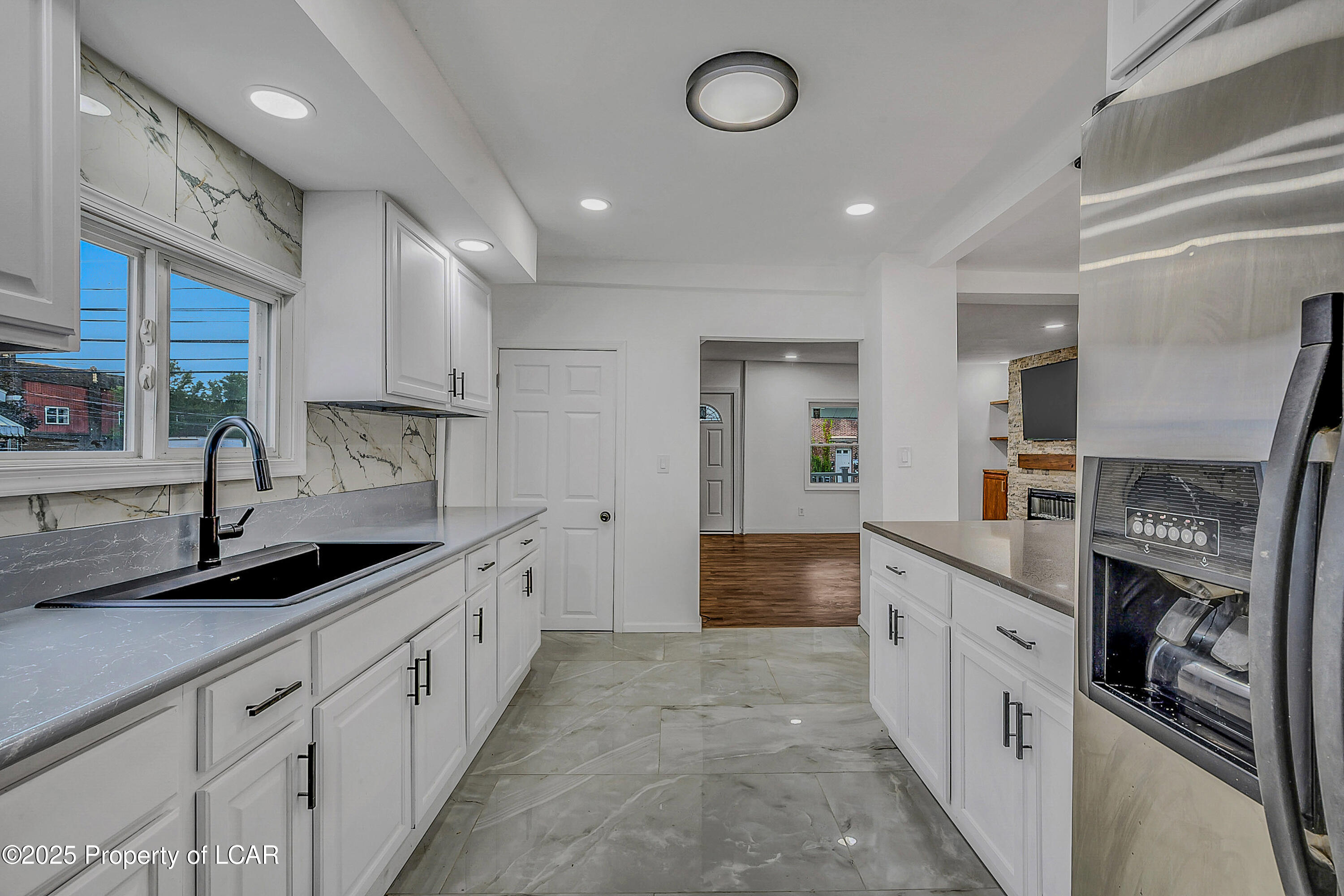 206 Old River Road