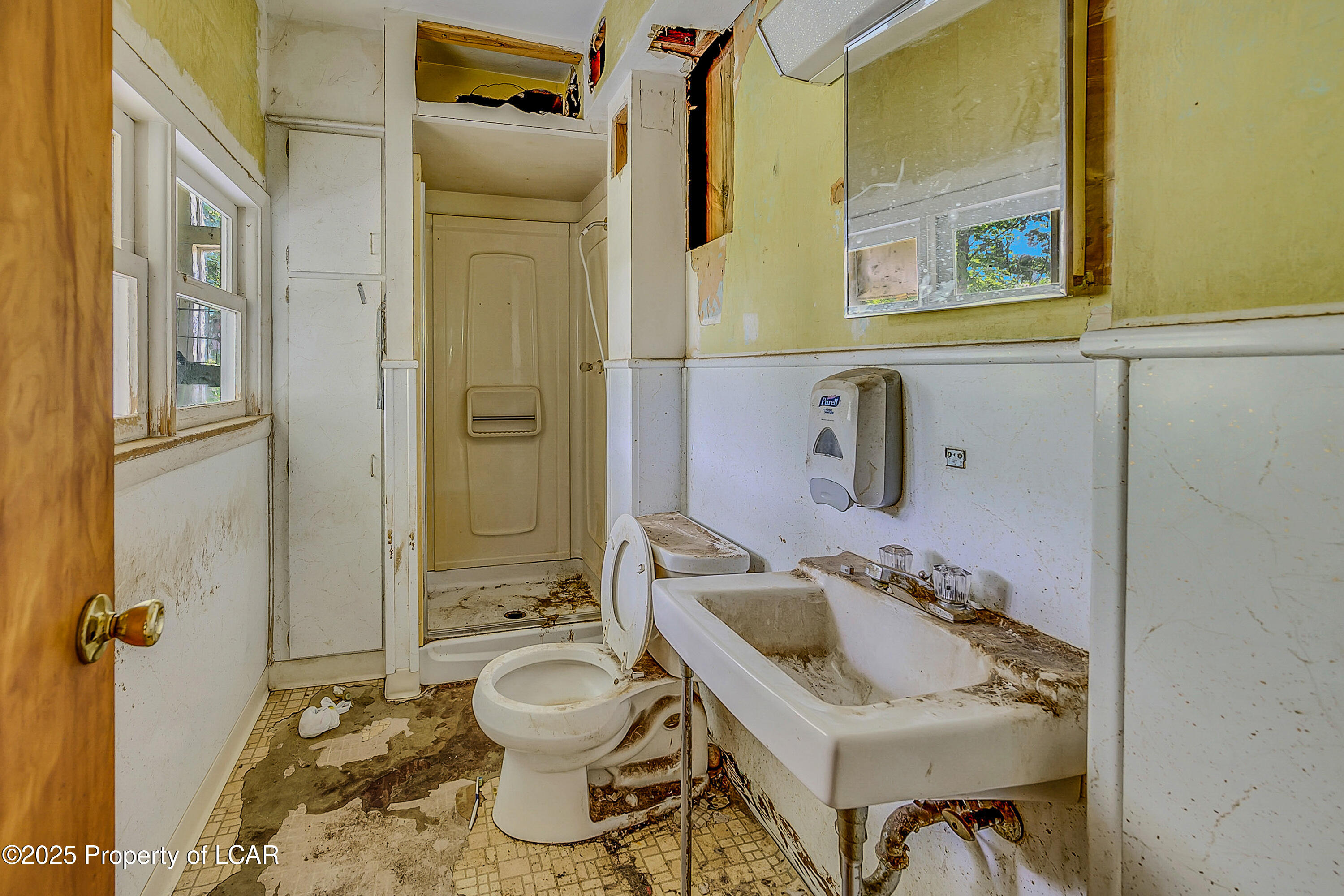 1335 Gravel Pond Road