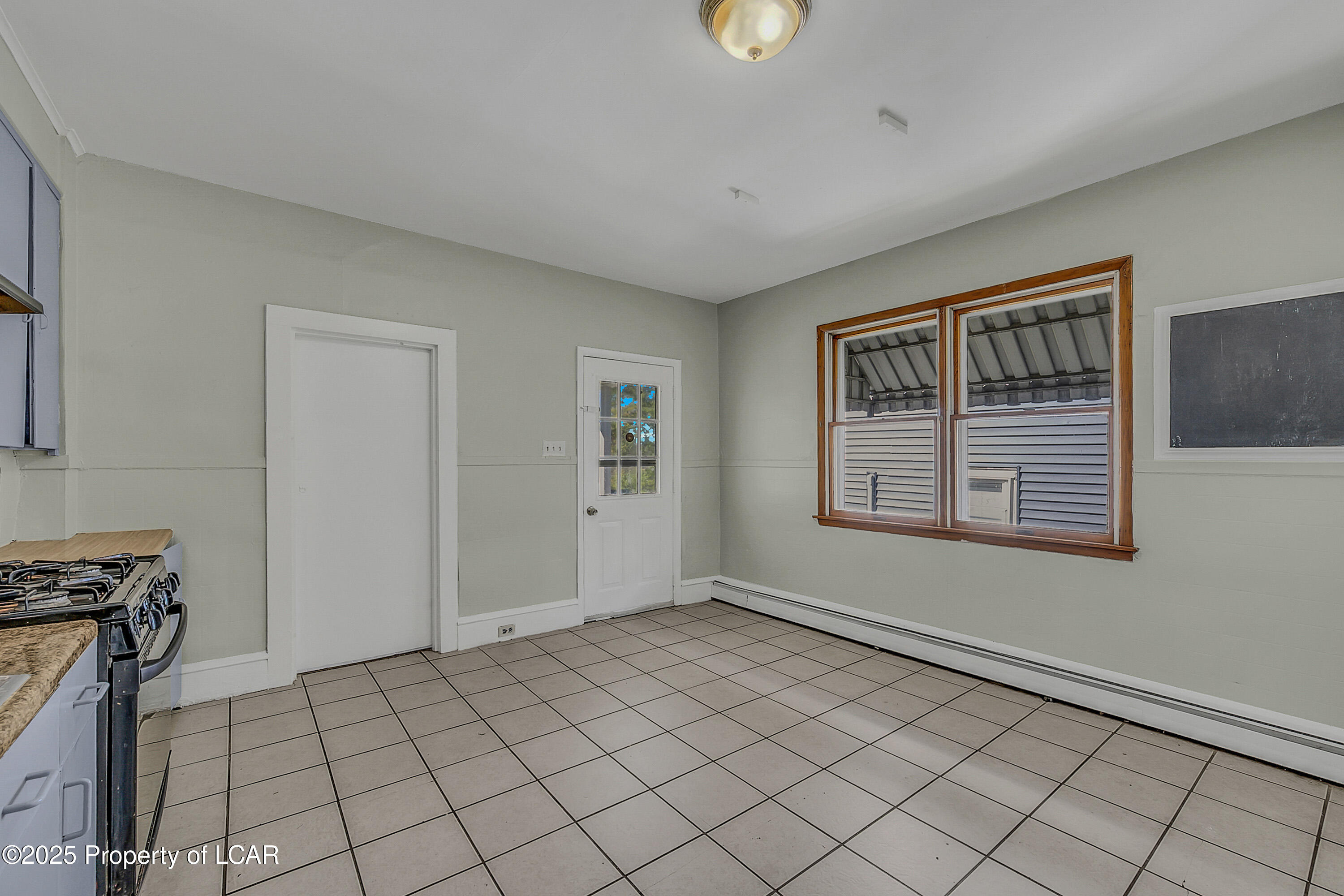 17 W Bergh Street