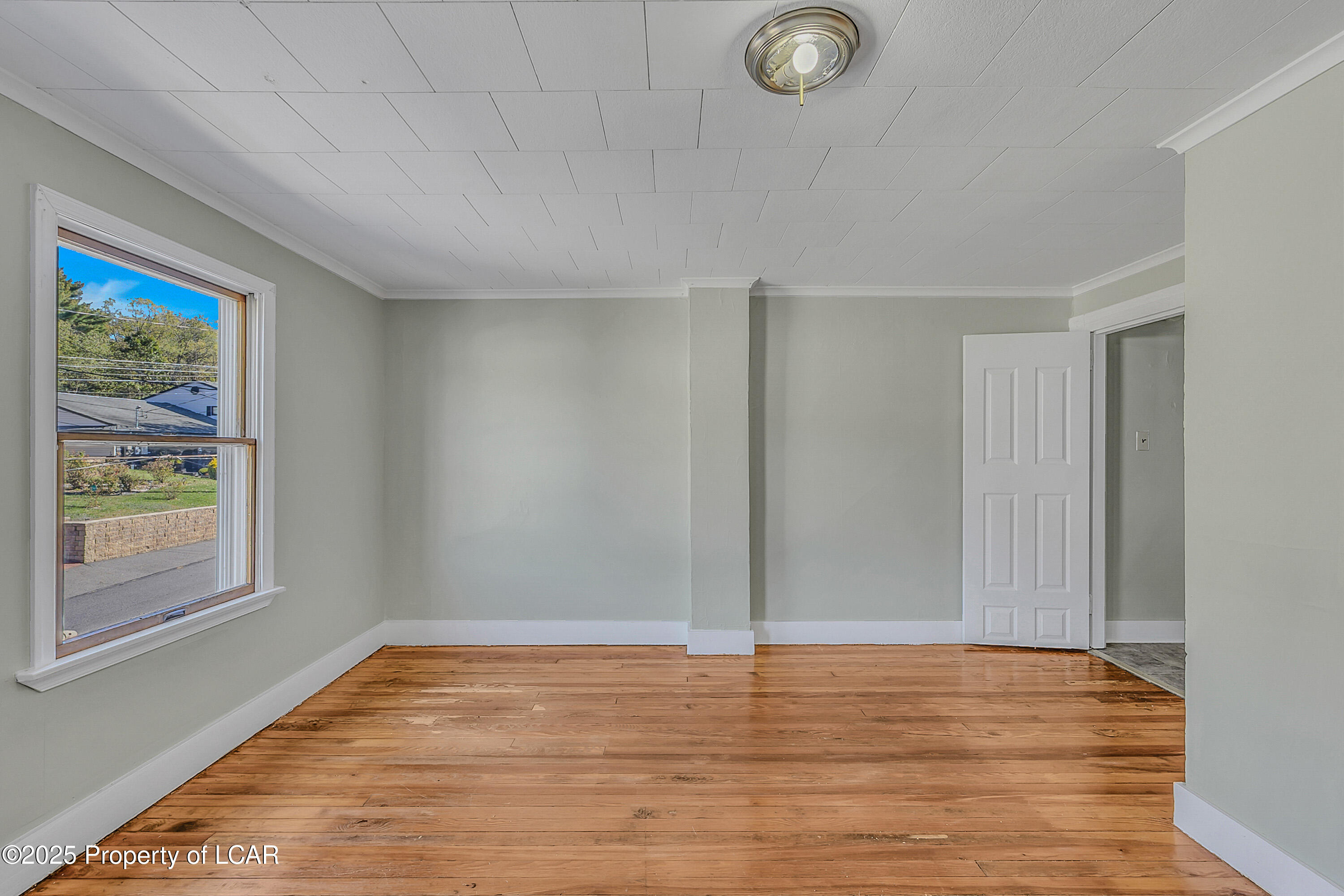 17 W Bergh Street