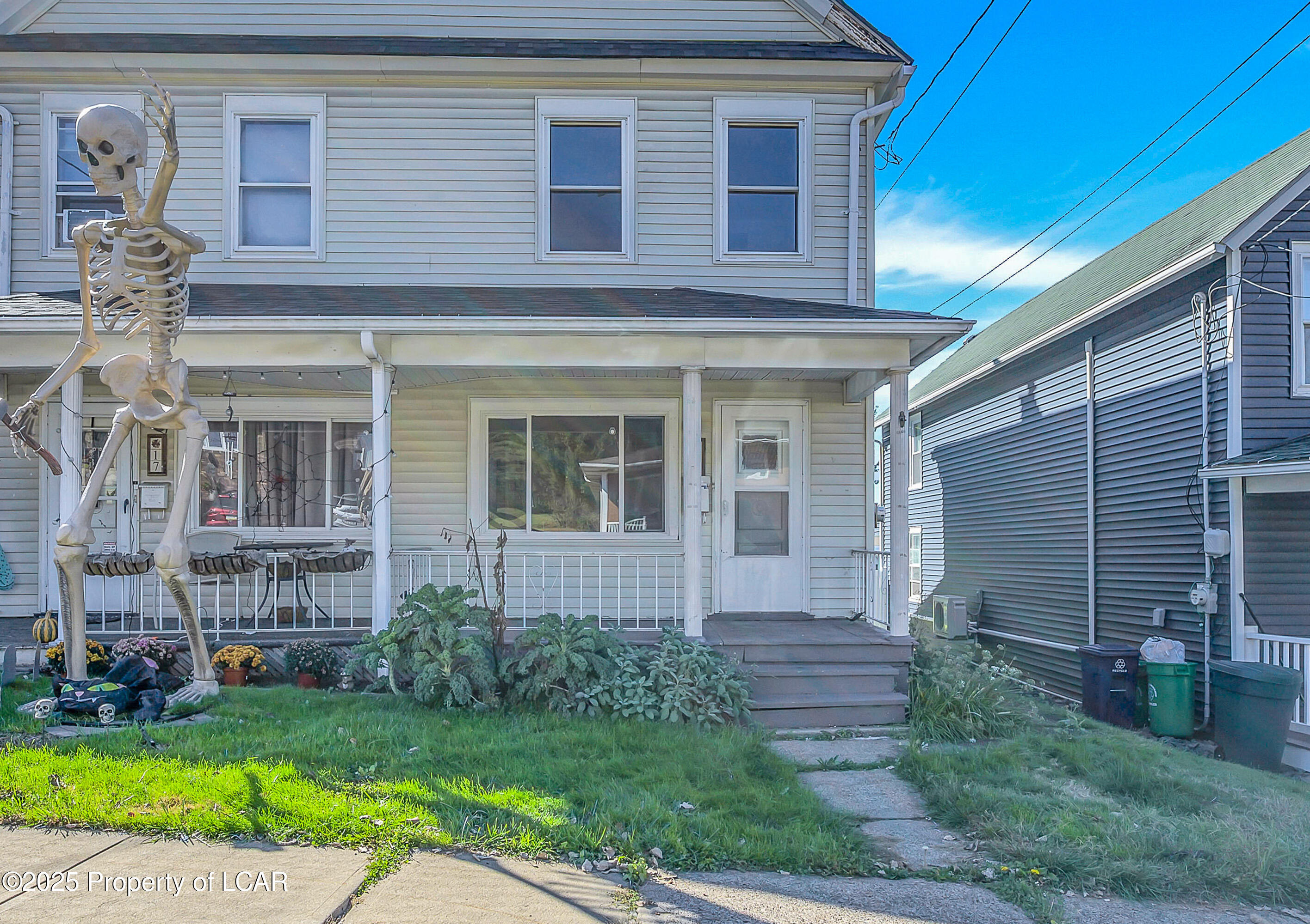 17 W Bergh Street