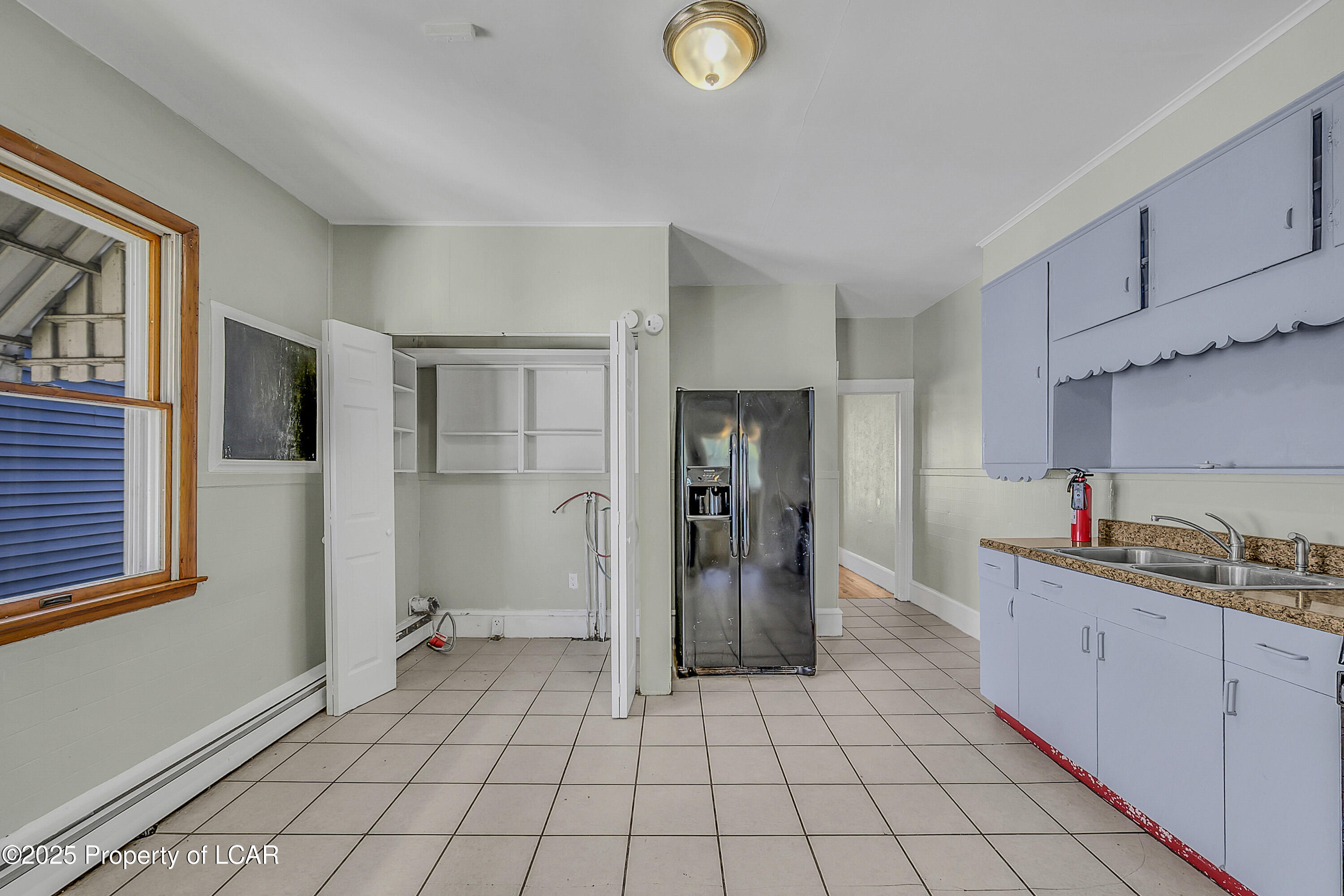 17 W Bergh Street