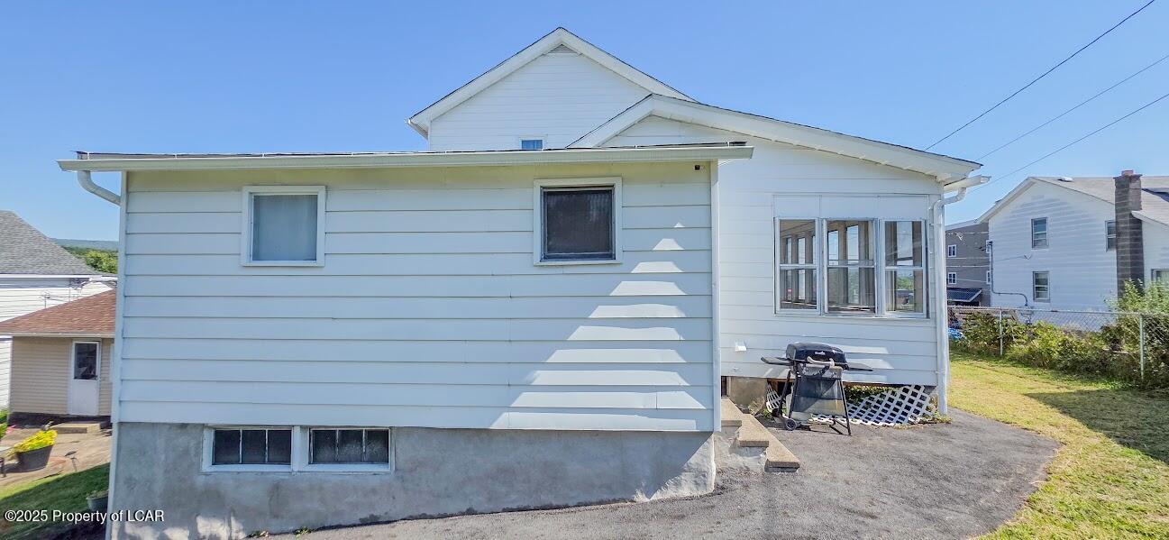 115 W High Street