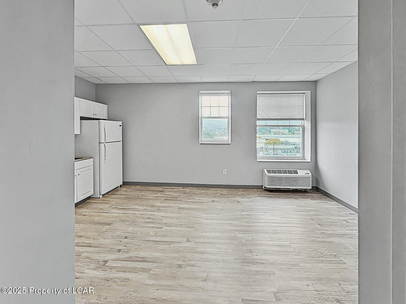 17 W Ross Street