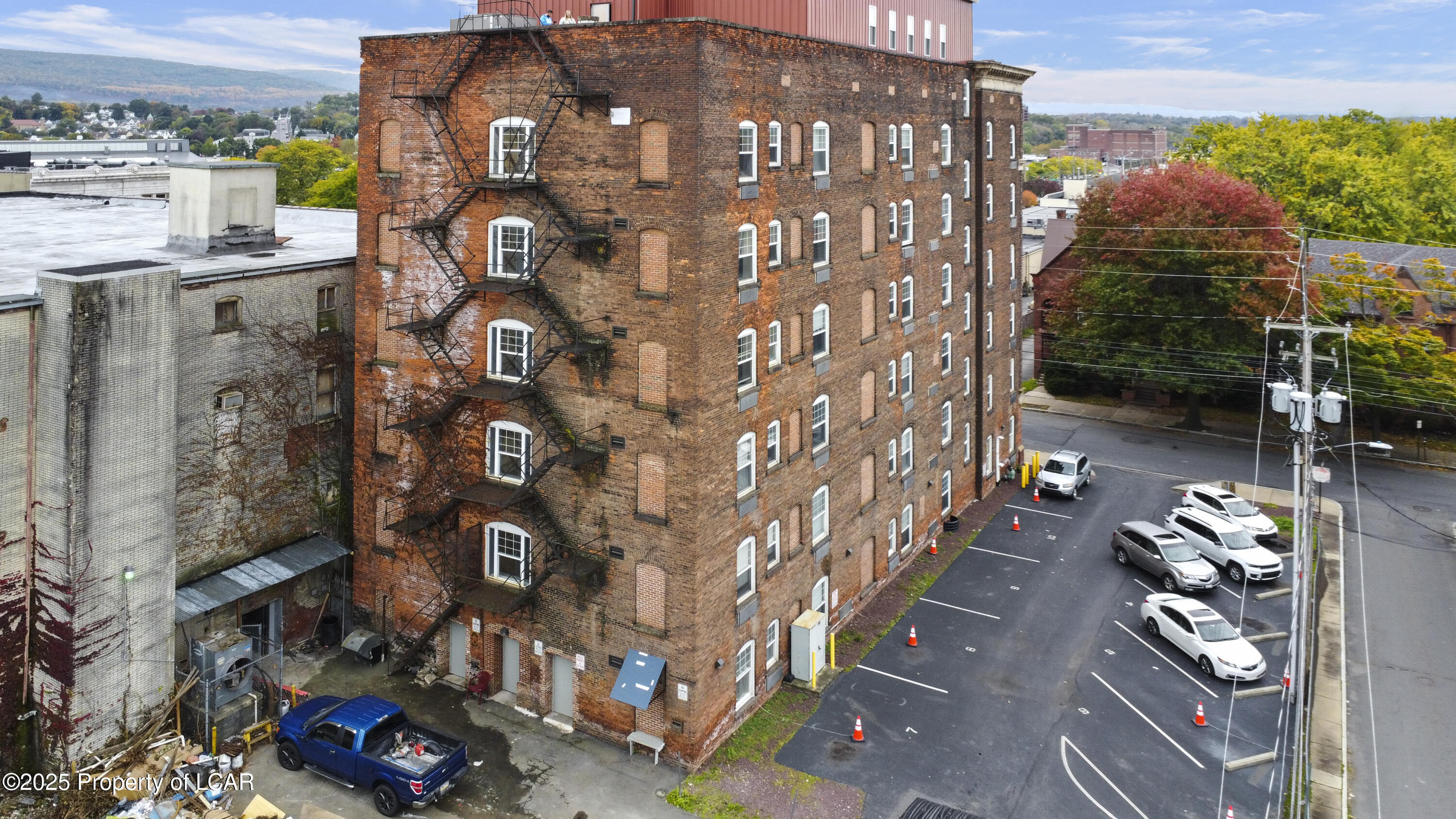 17 W Ross Street