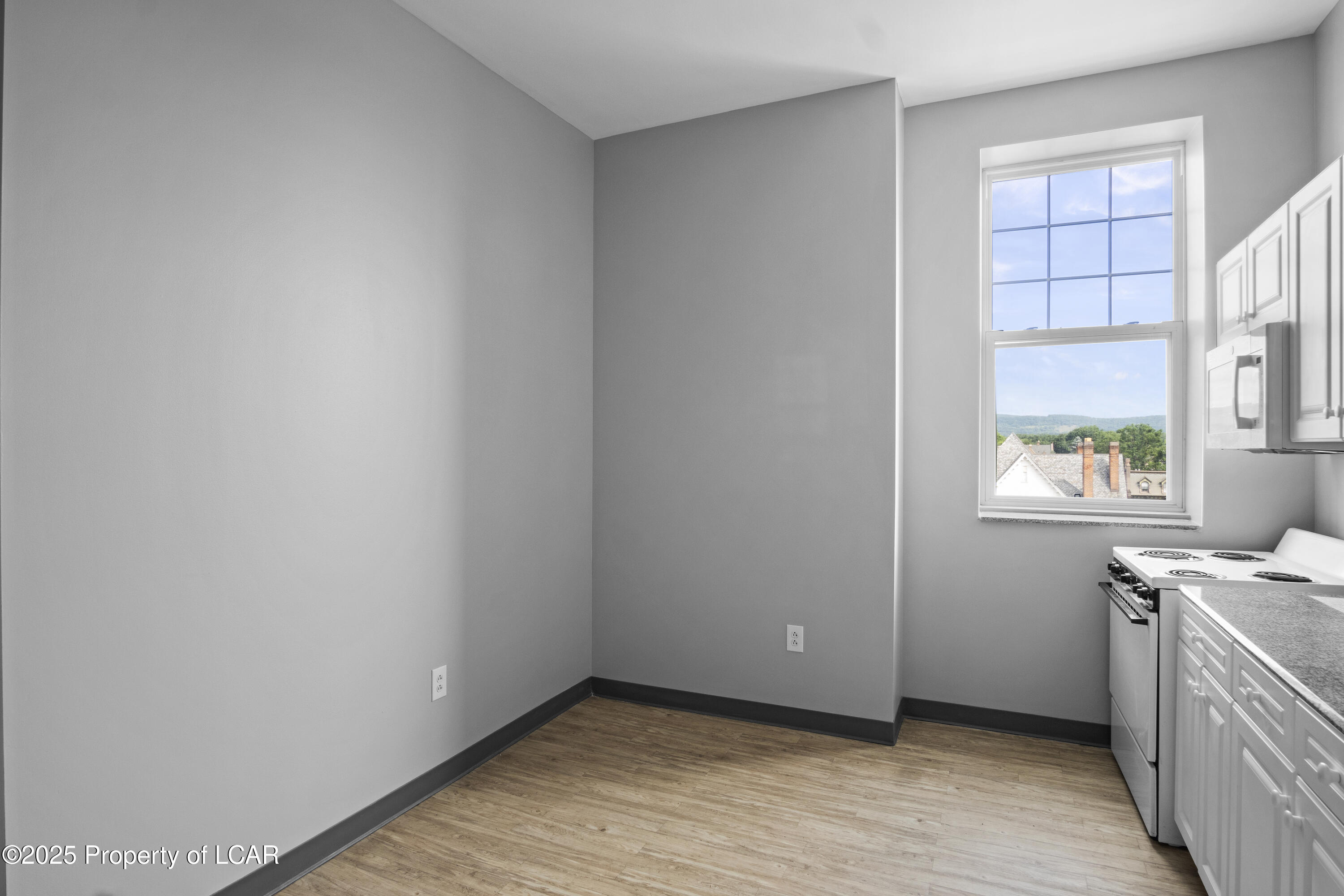 17 W Ross Street