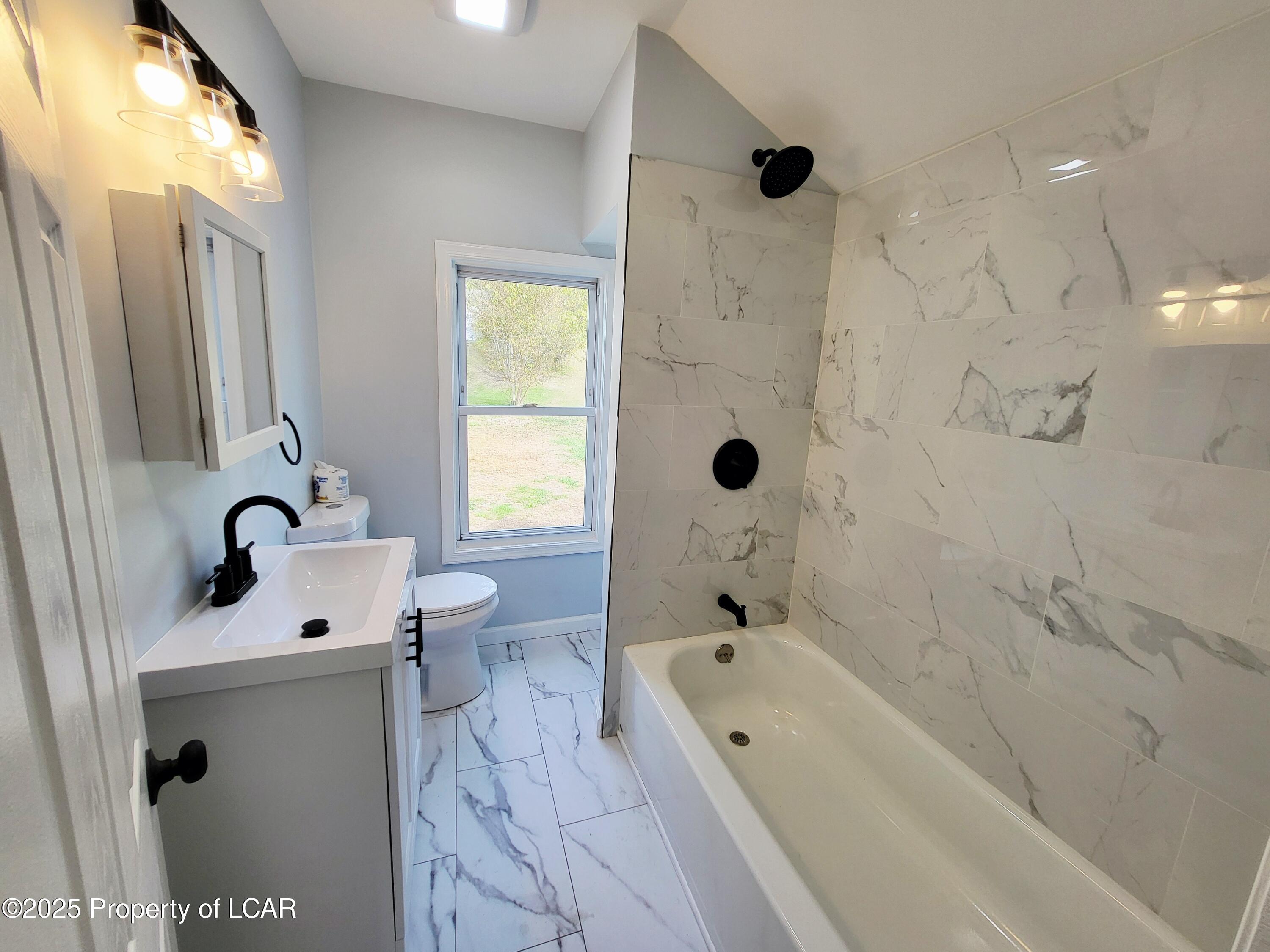 156 Pine Street Unit: 18640