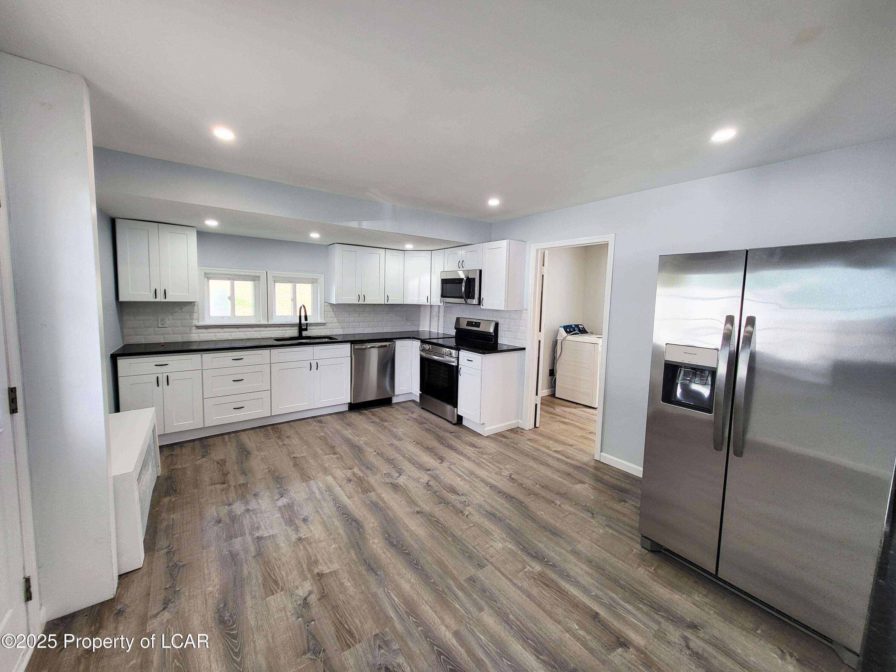 156 Pine Street Unit: 18640