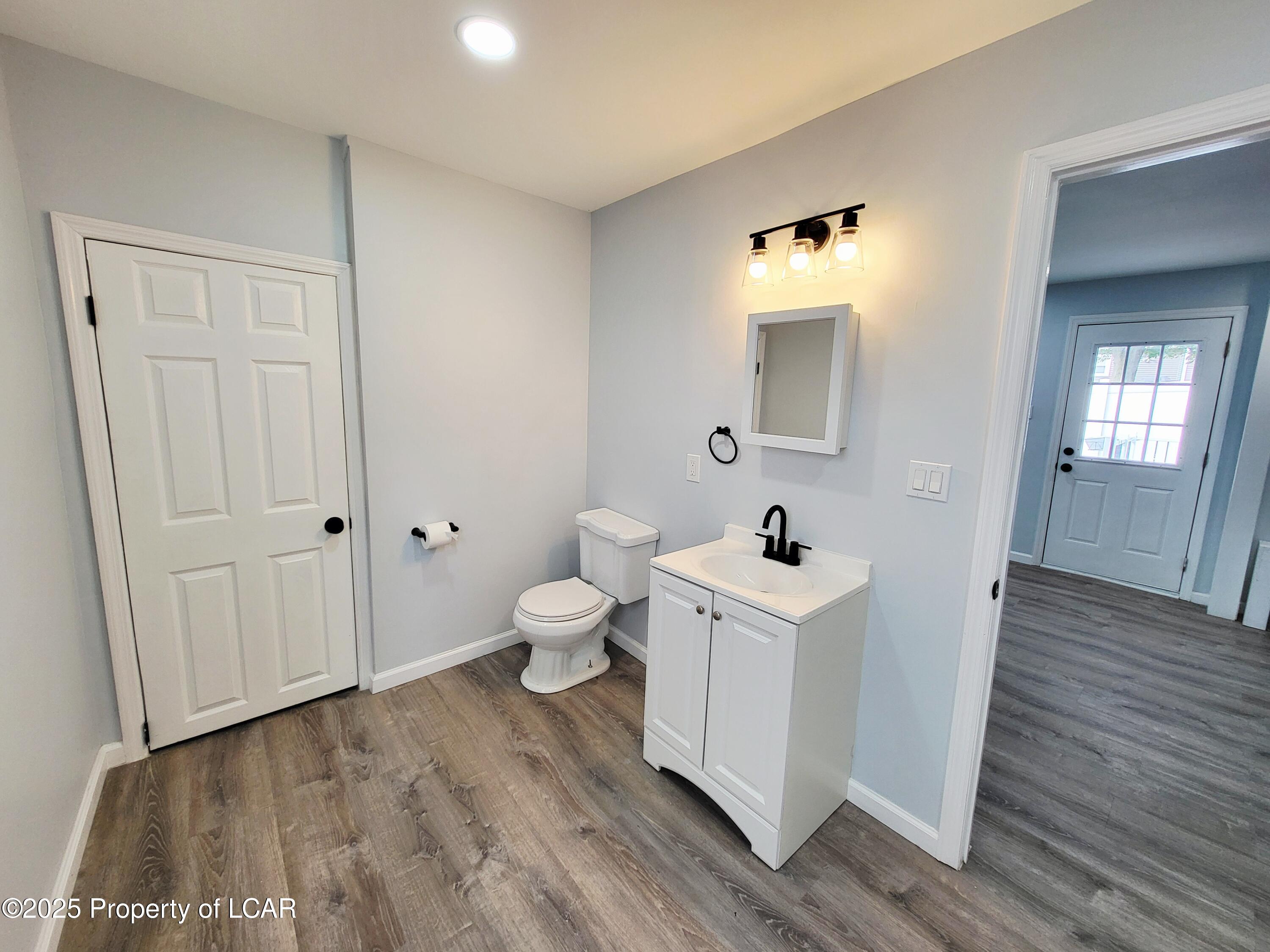 156 Pine Street Unit: 18640