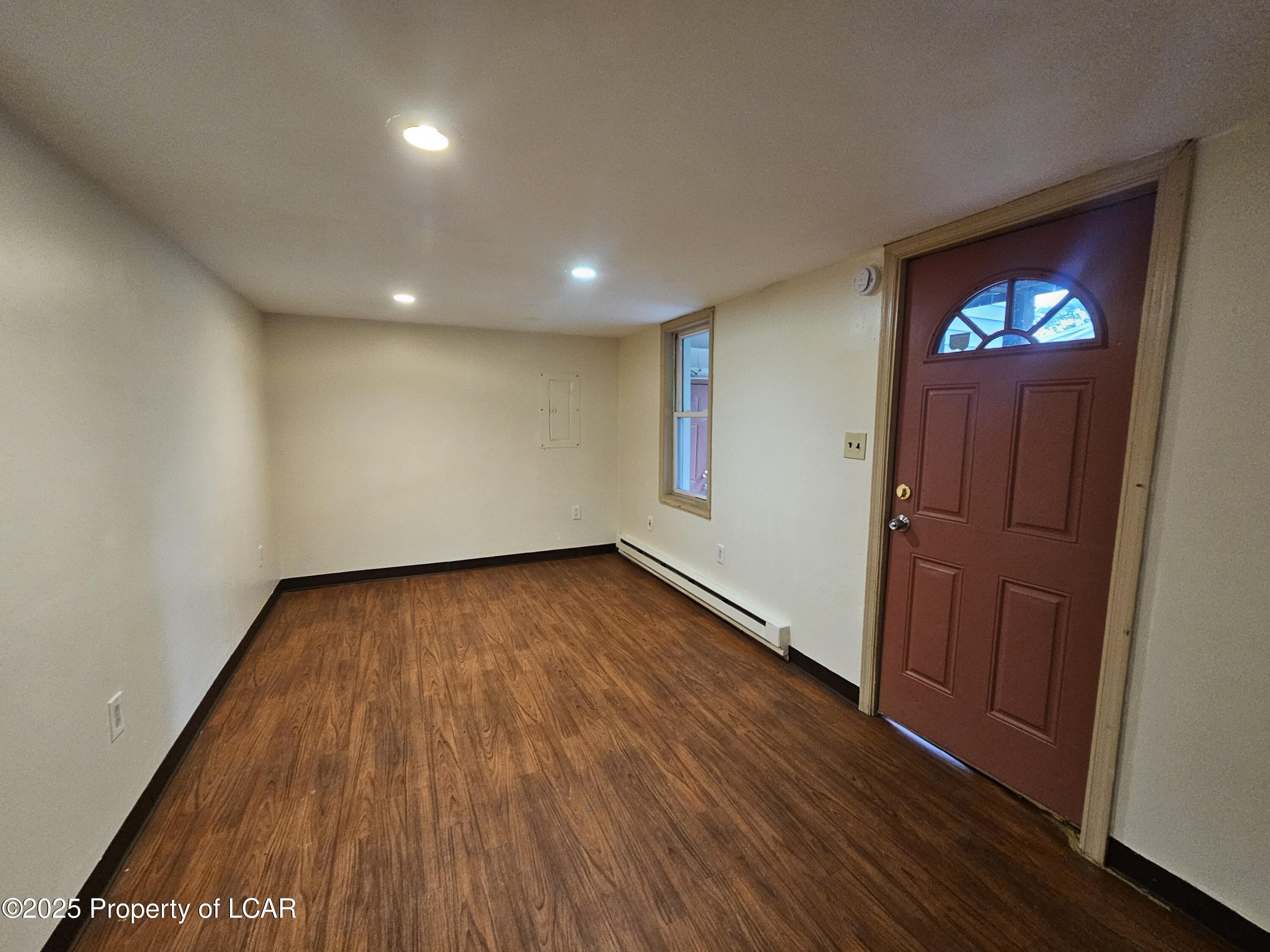 14 Kulp Avenue Unit: Rear
