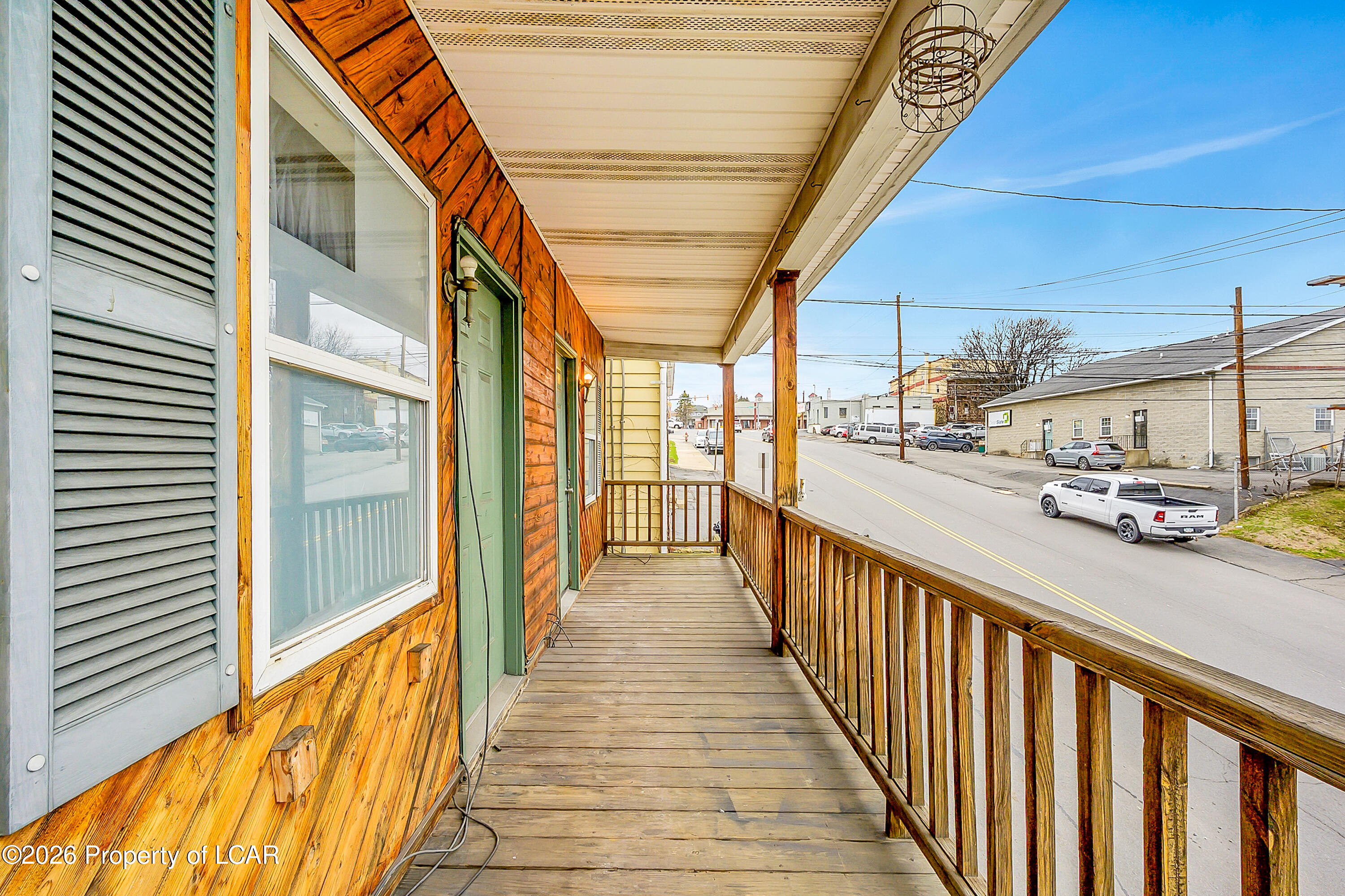 1009 W Lackawanna Avenue