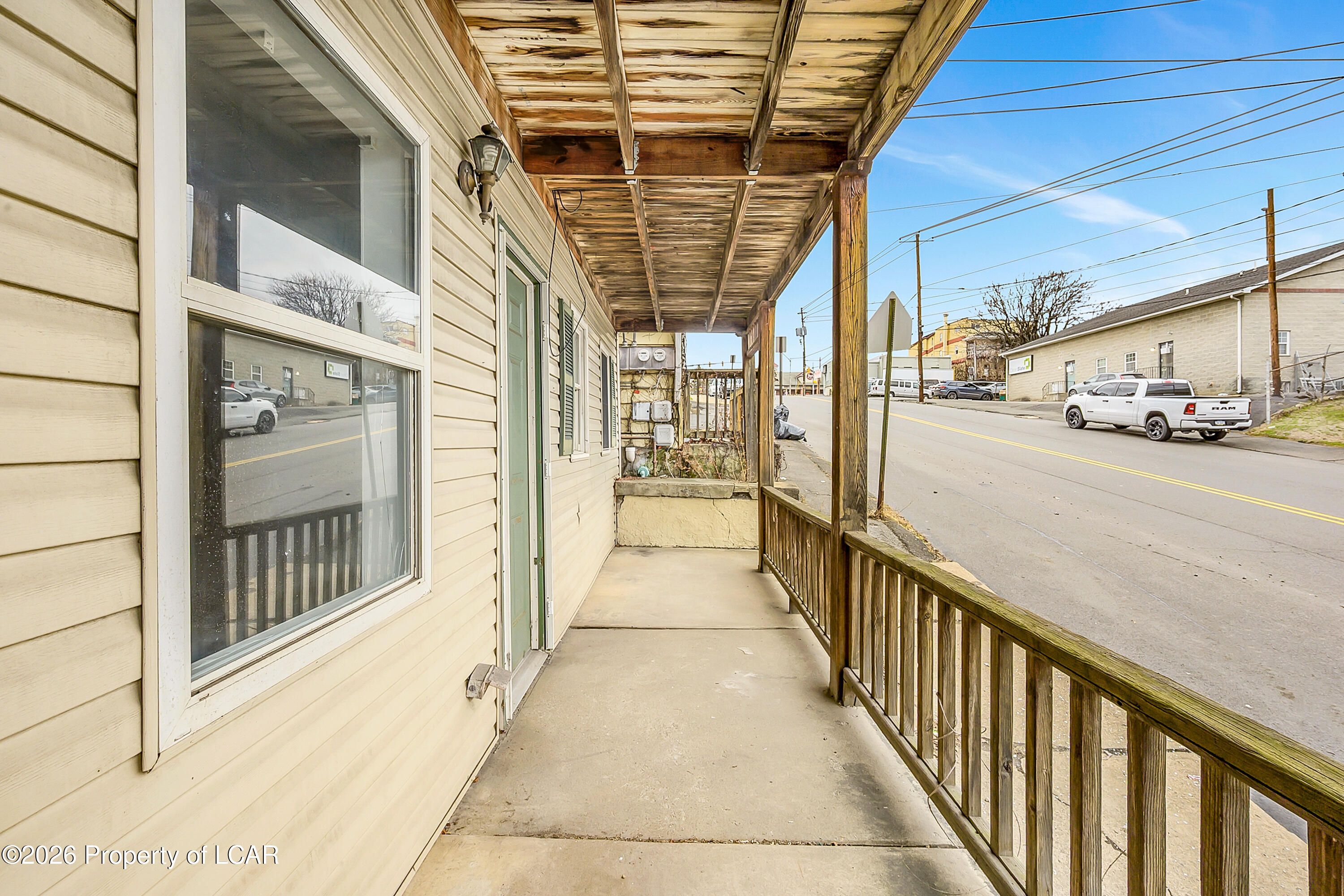 1009 W Lackawanna Avenue