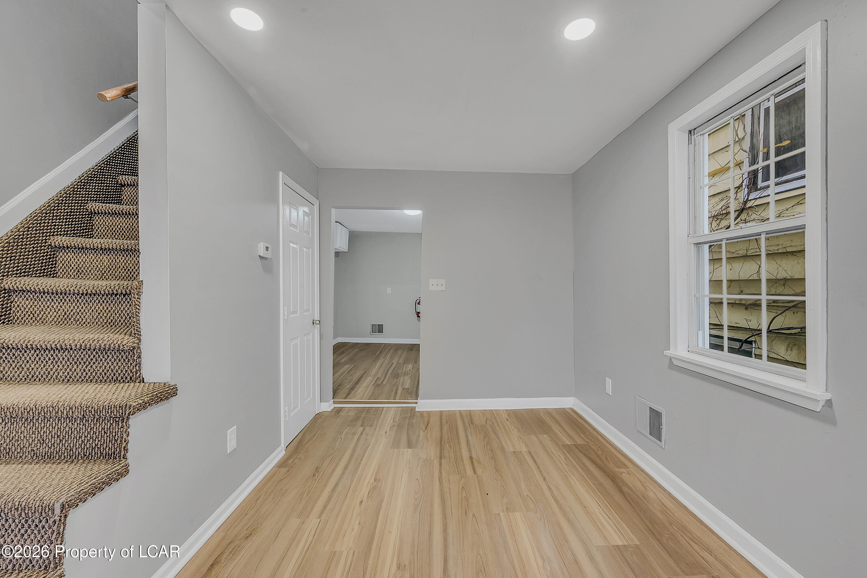 1009 W Lackawanna Avenue