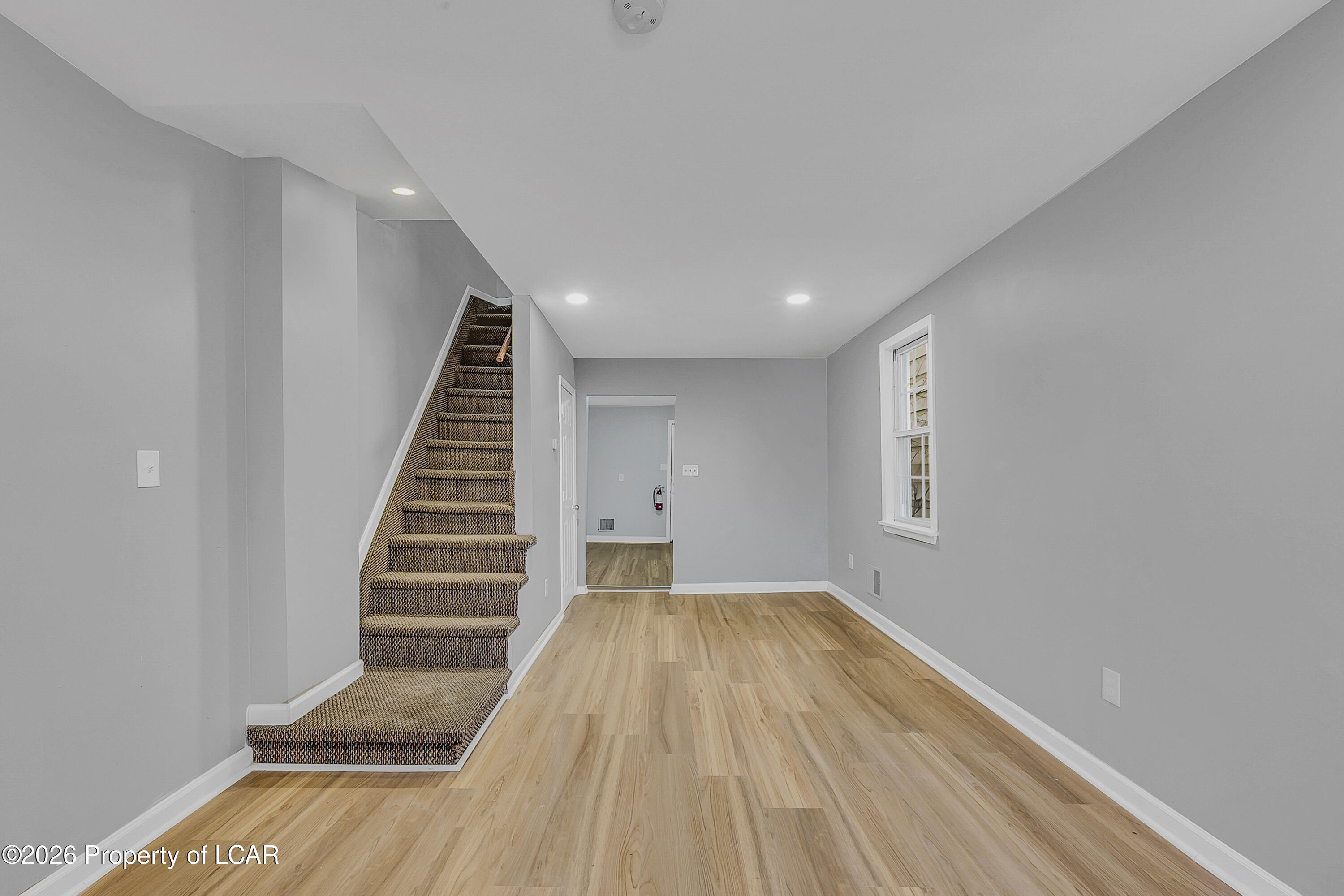 1009 W Lackawanna Avenue