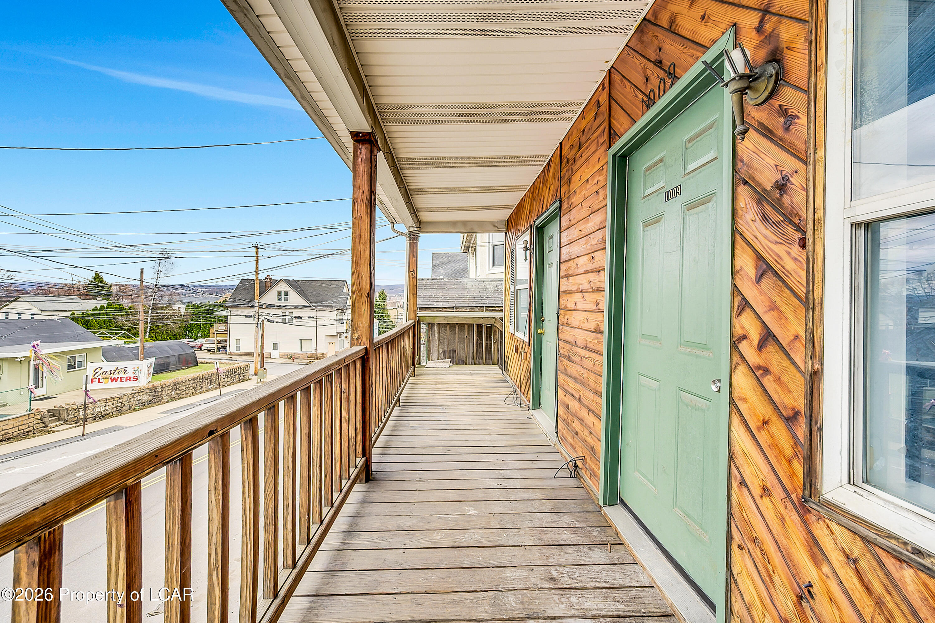 1009 W Lackawanna Avenue