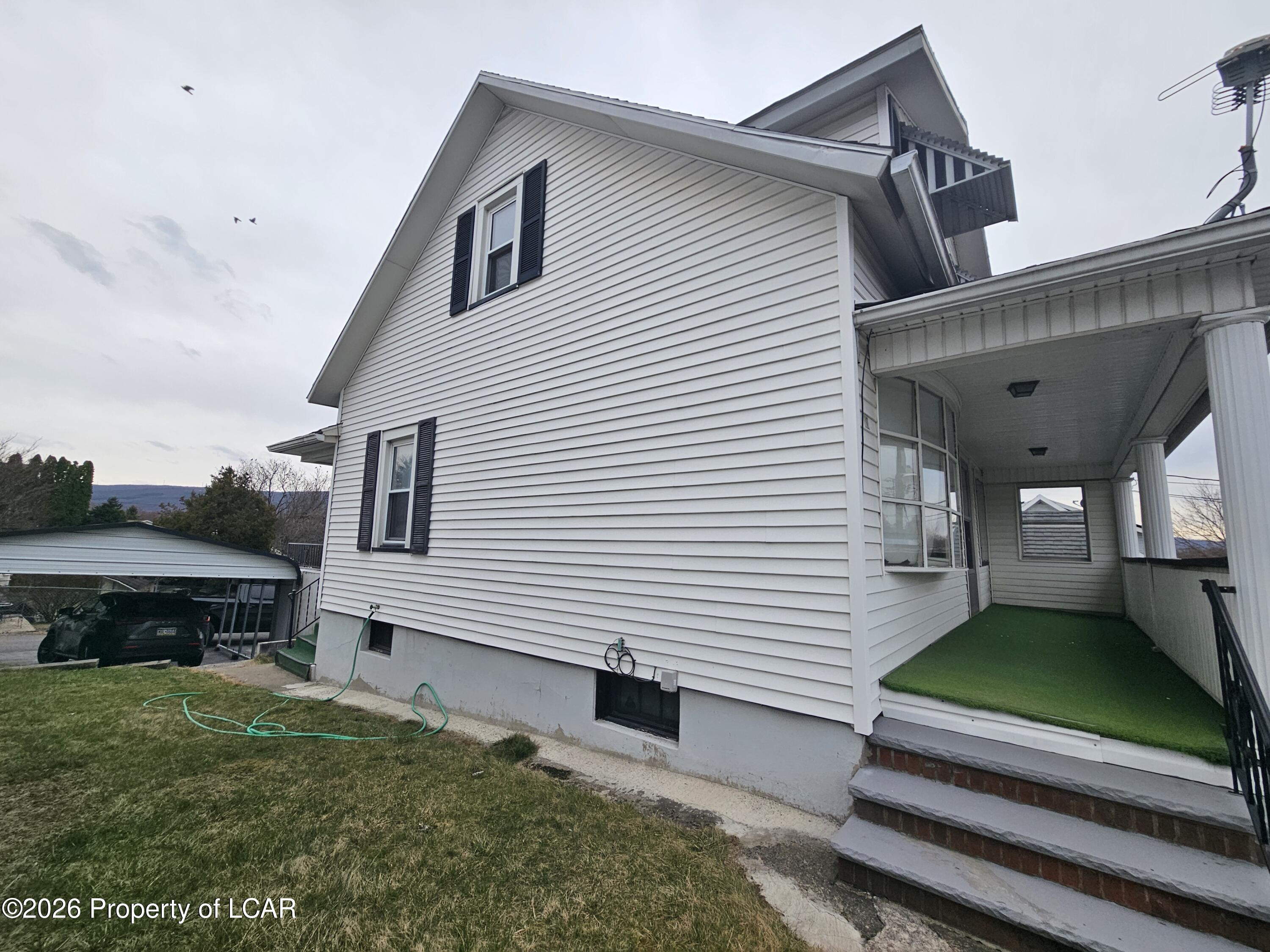 92 Diamond Avenue