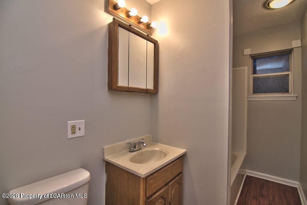 1418 N Main (Apt B) Street