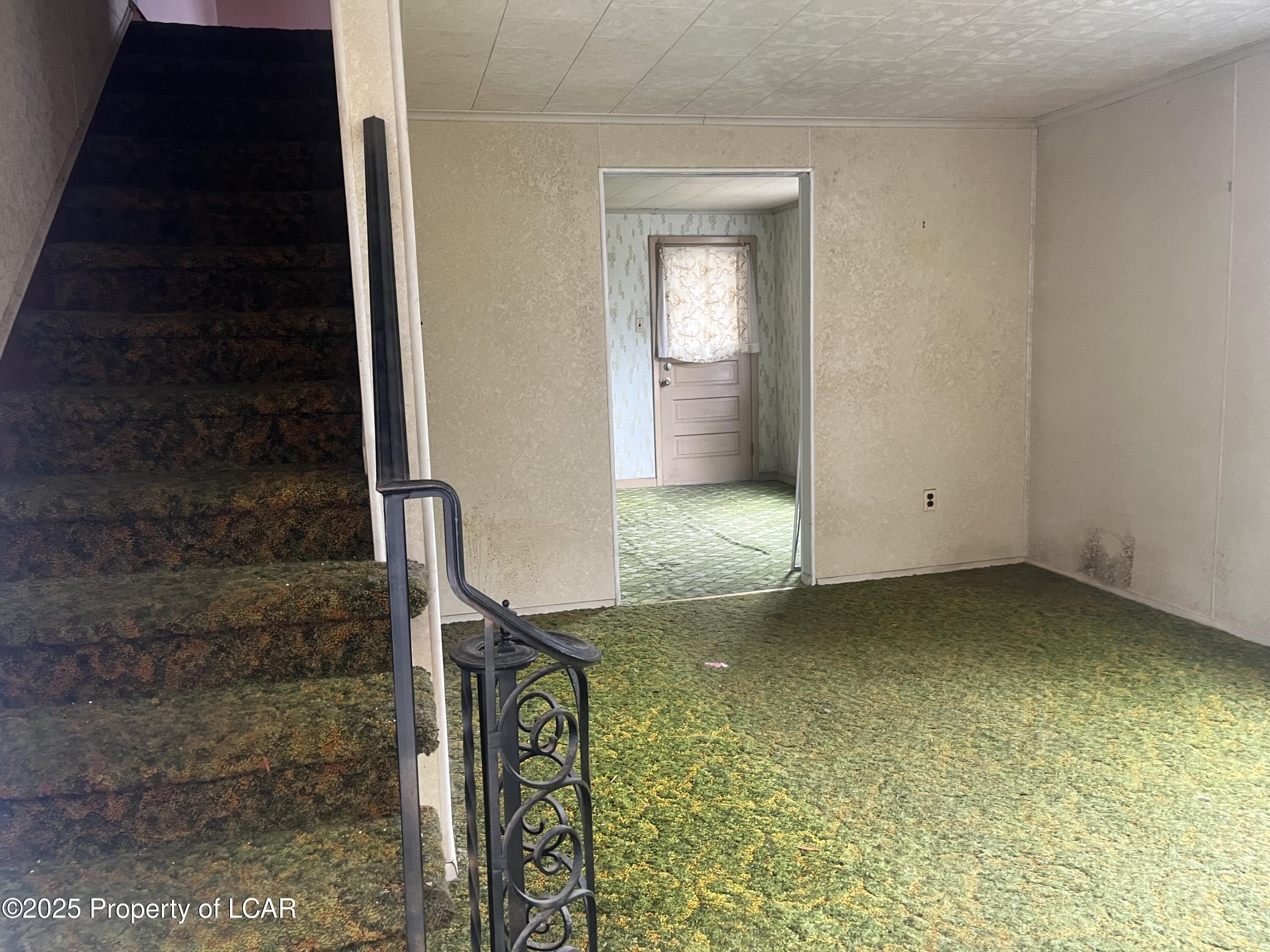 61 Rear Center Avenue