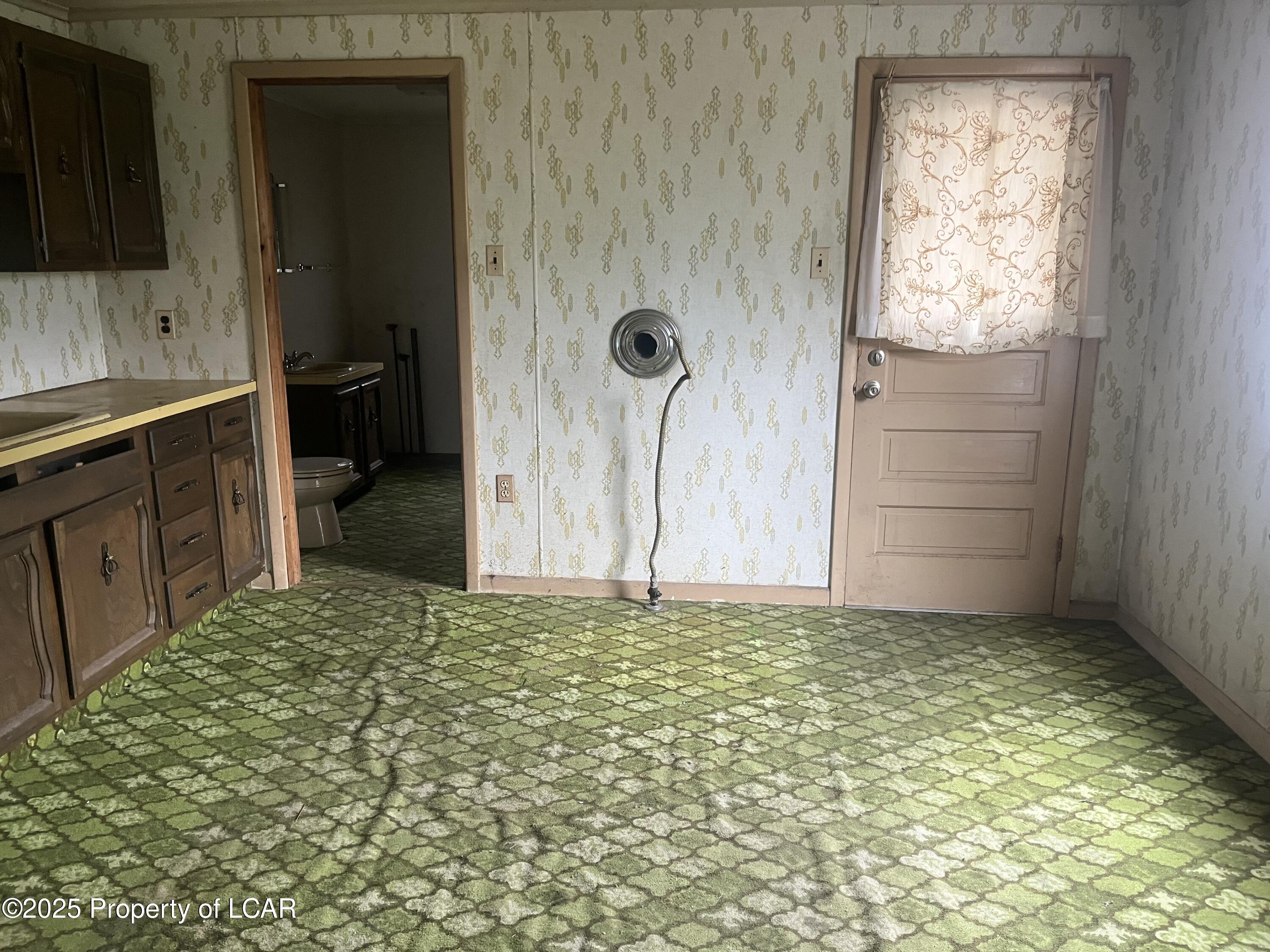 61 Rear Center Avenue