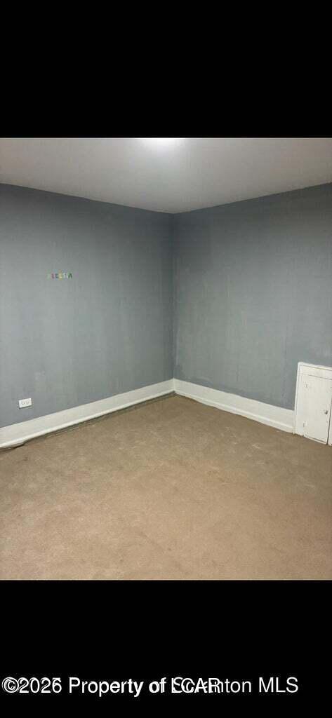 53 Sobieski (TOP FLR) Street