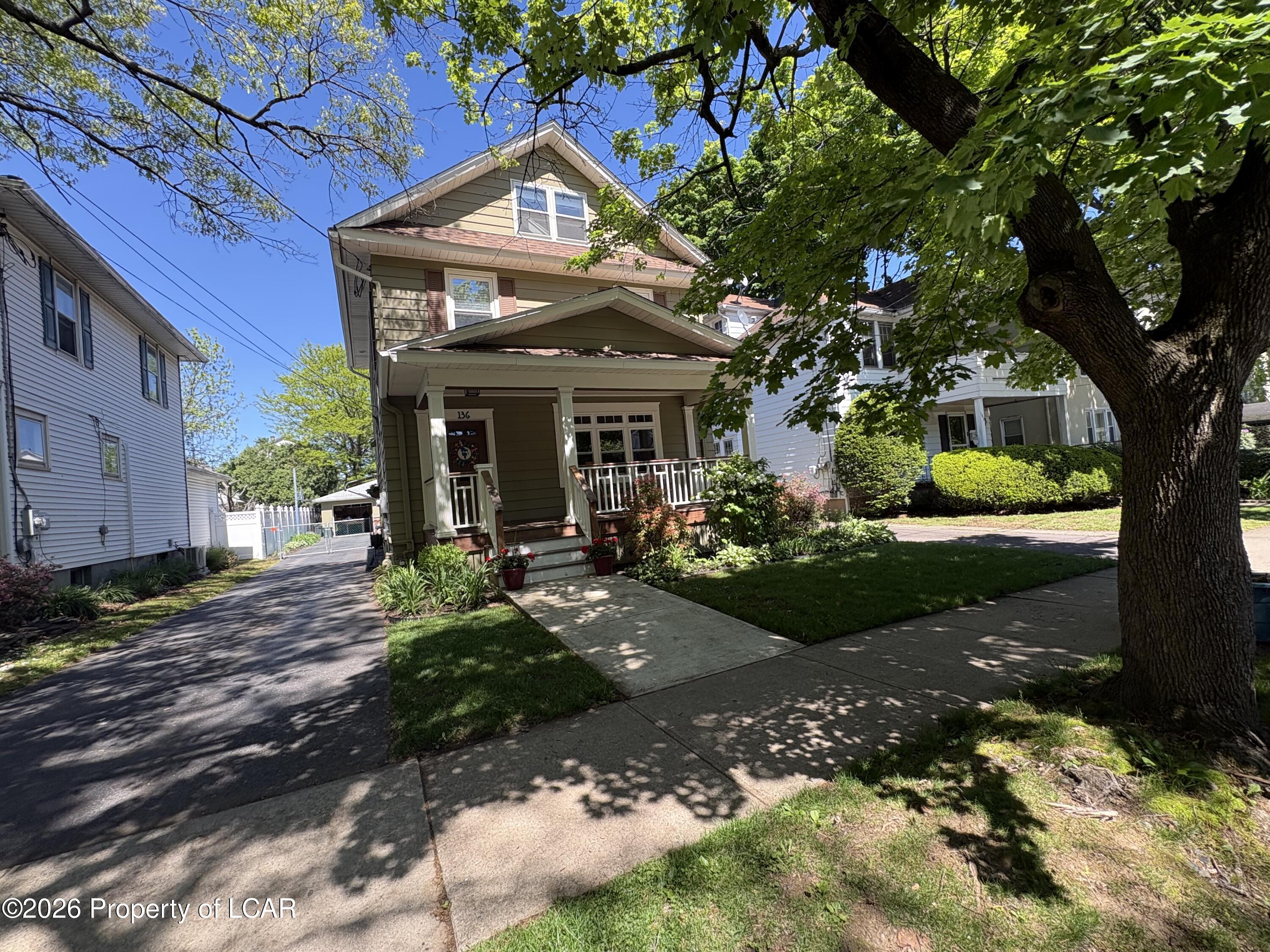 136 E Walnut Street