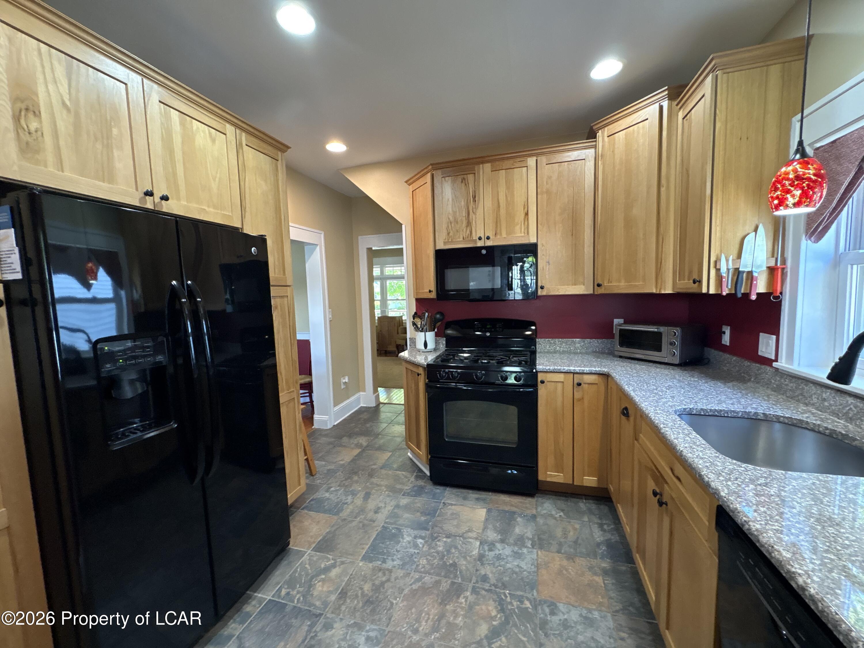 136 E Walnut Street