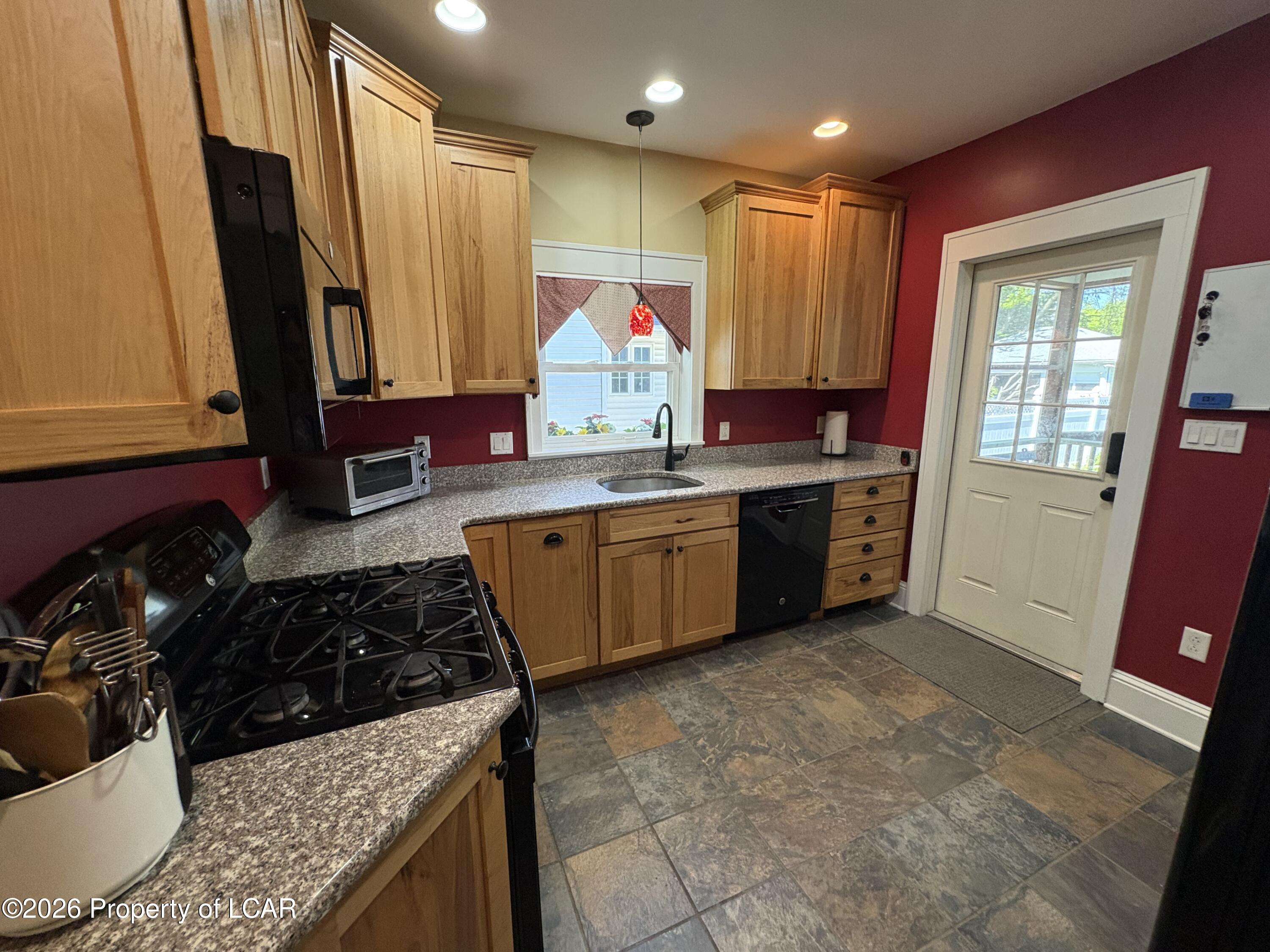 136 E Walnut Street