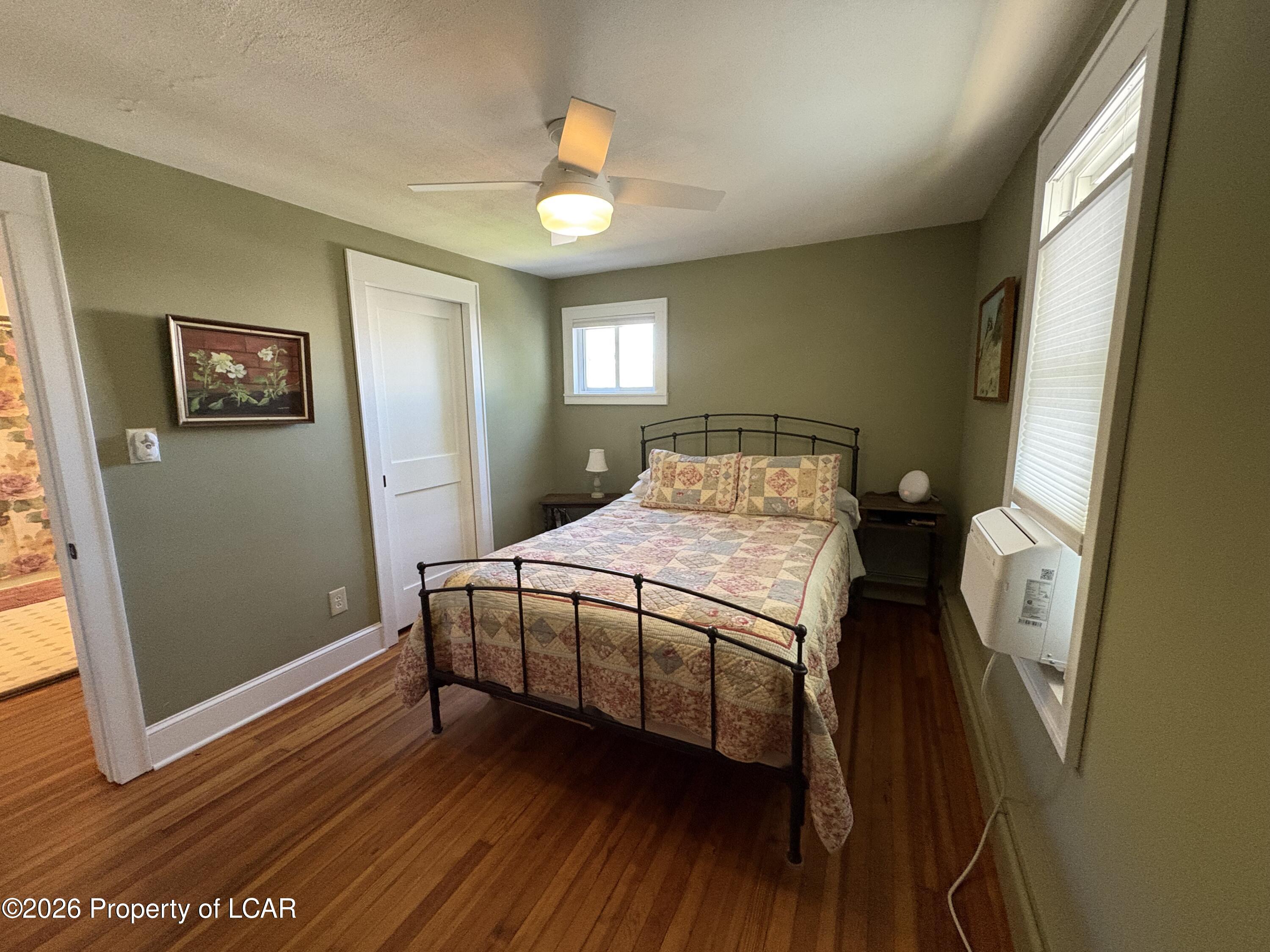 136 E Walnut Street