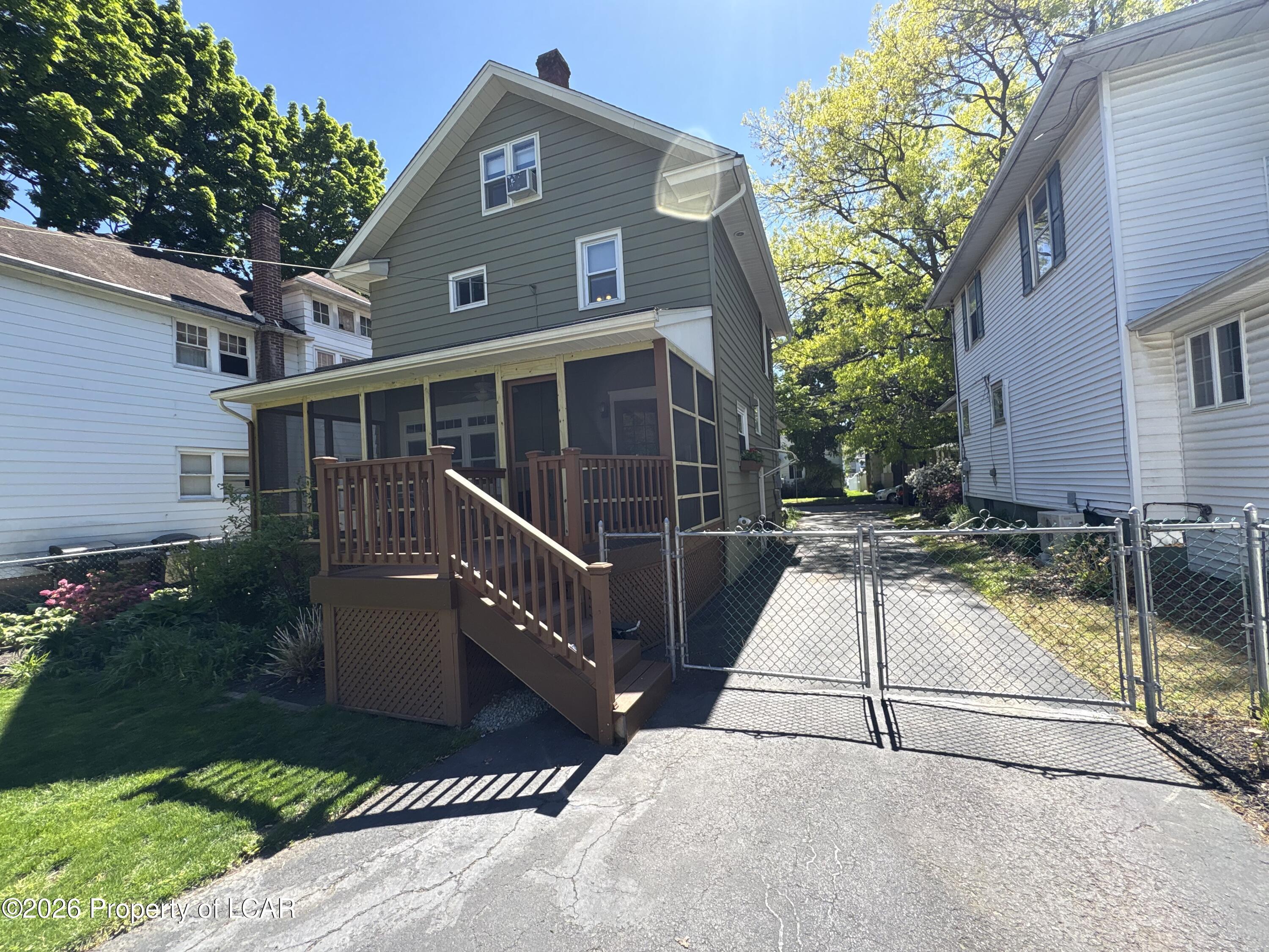 136 E Walnut Street
