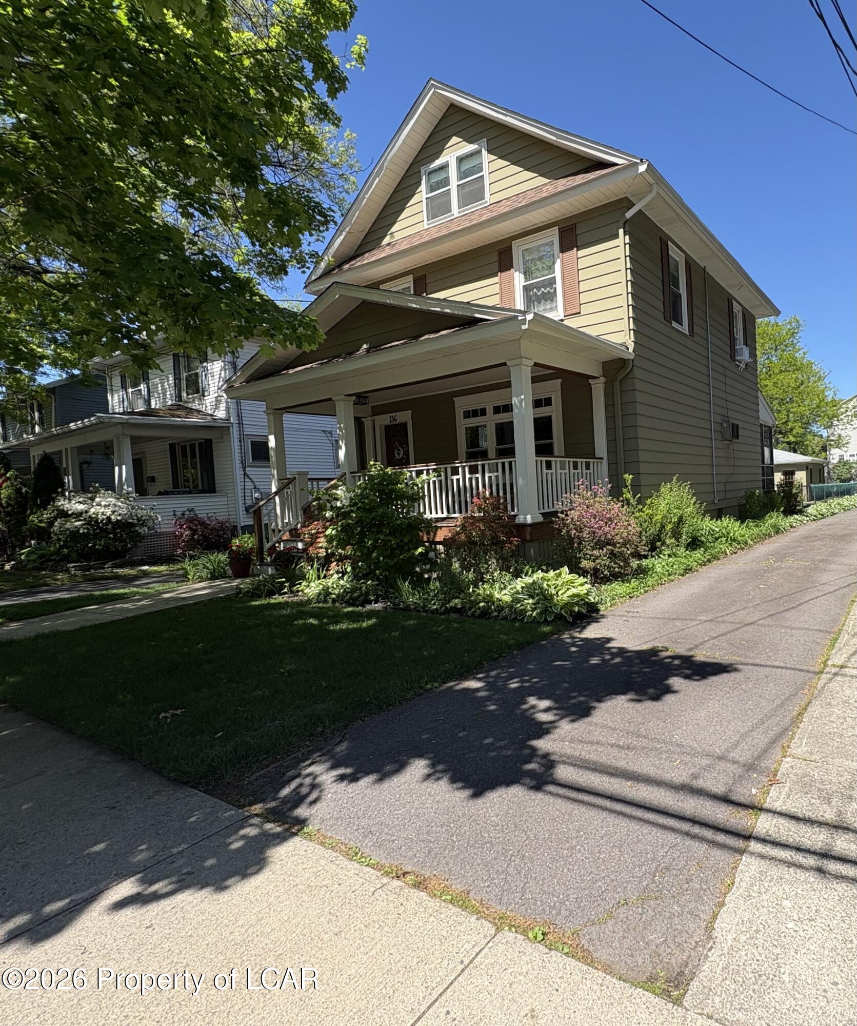 136 E Walnut Street