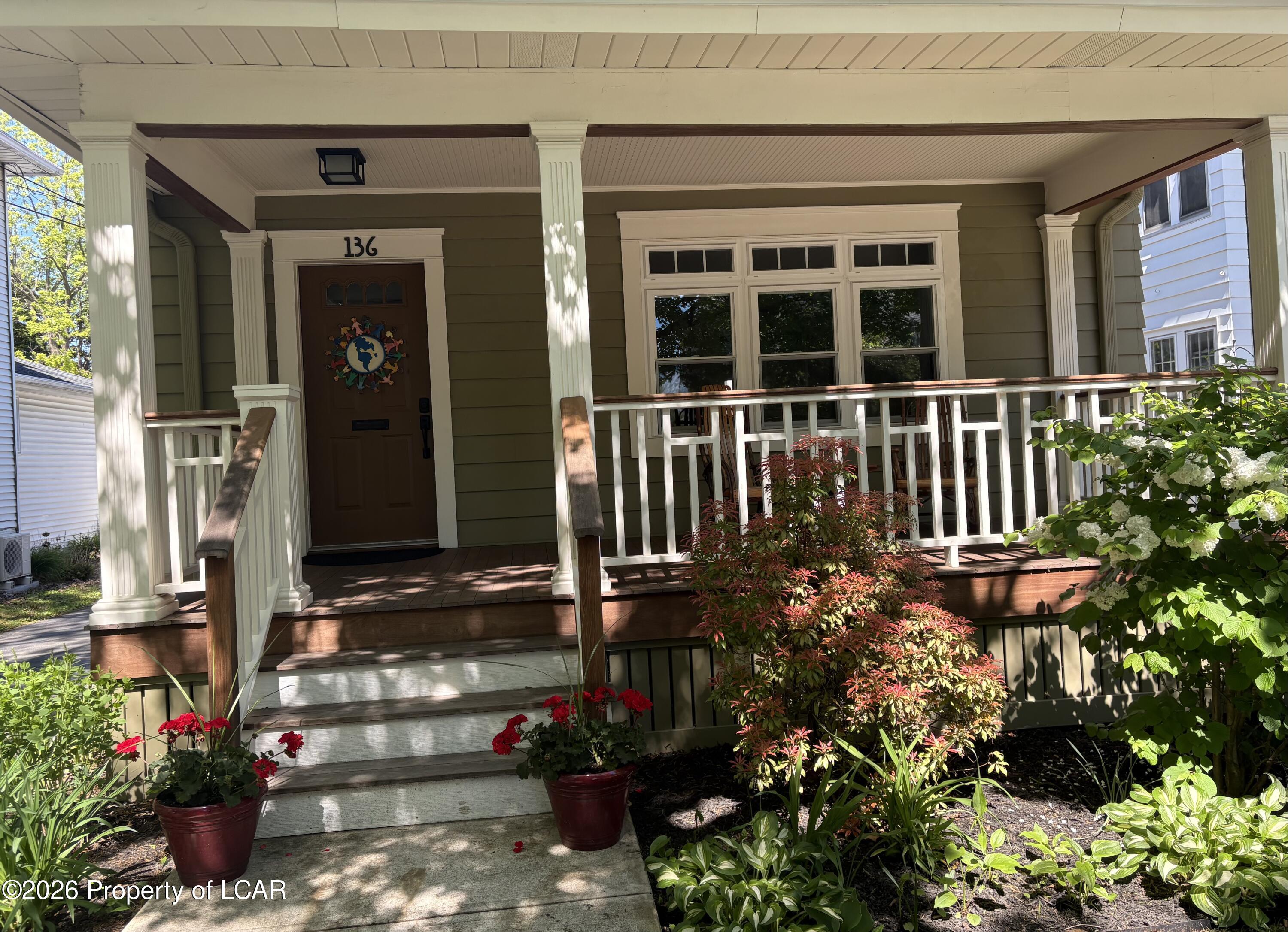 136 E Walnut Street