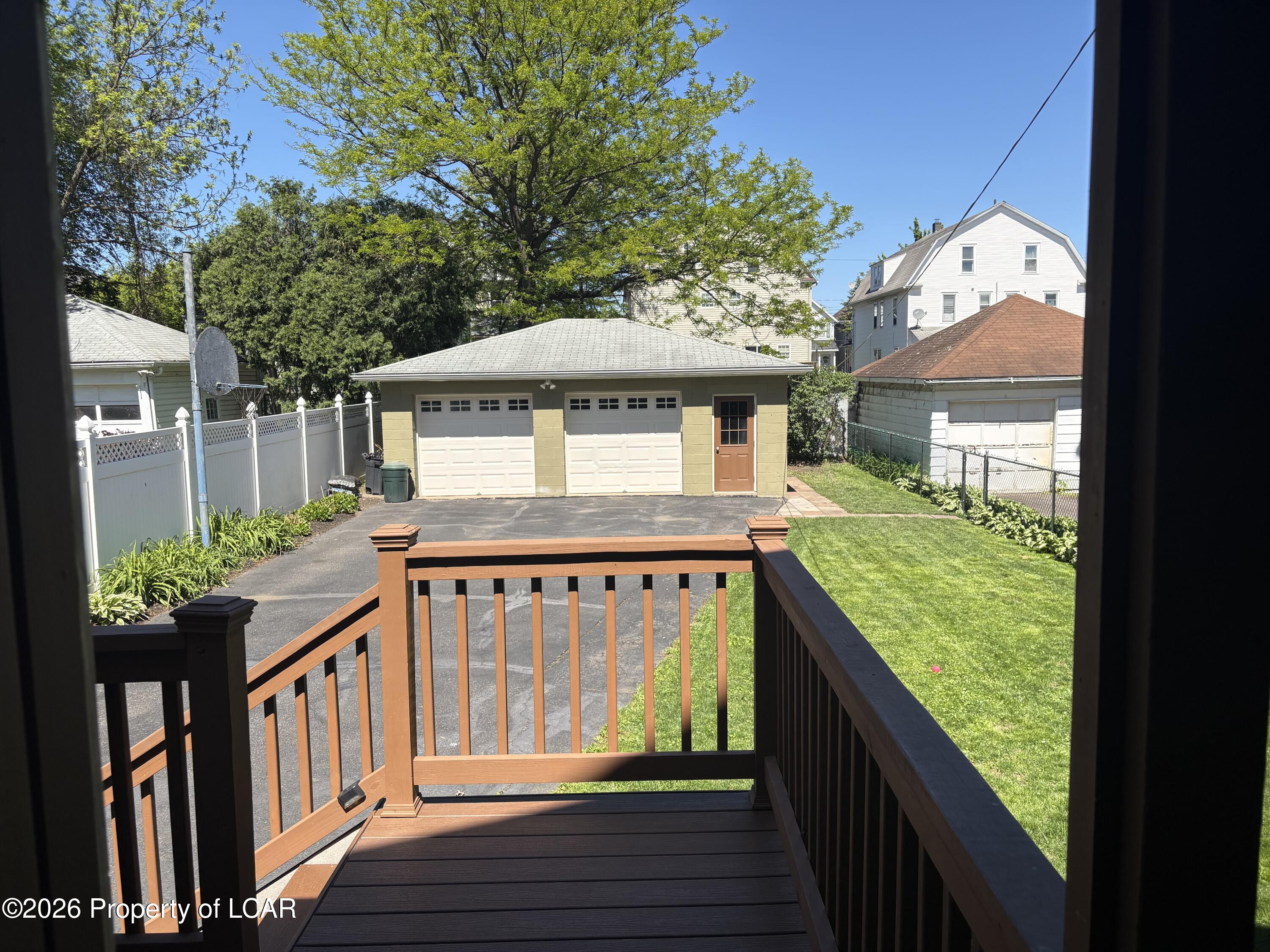 136 E Walnut Street