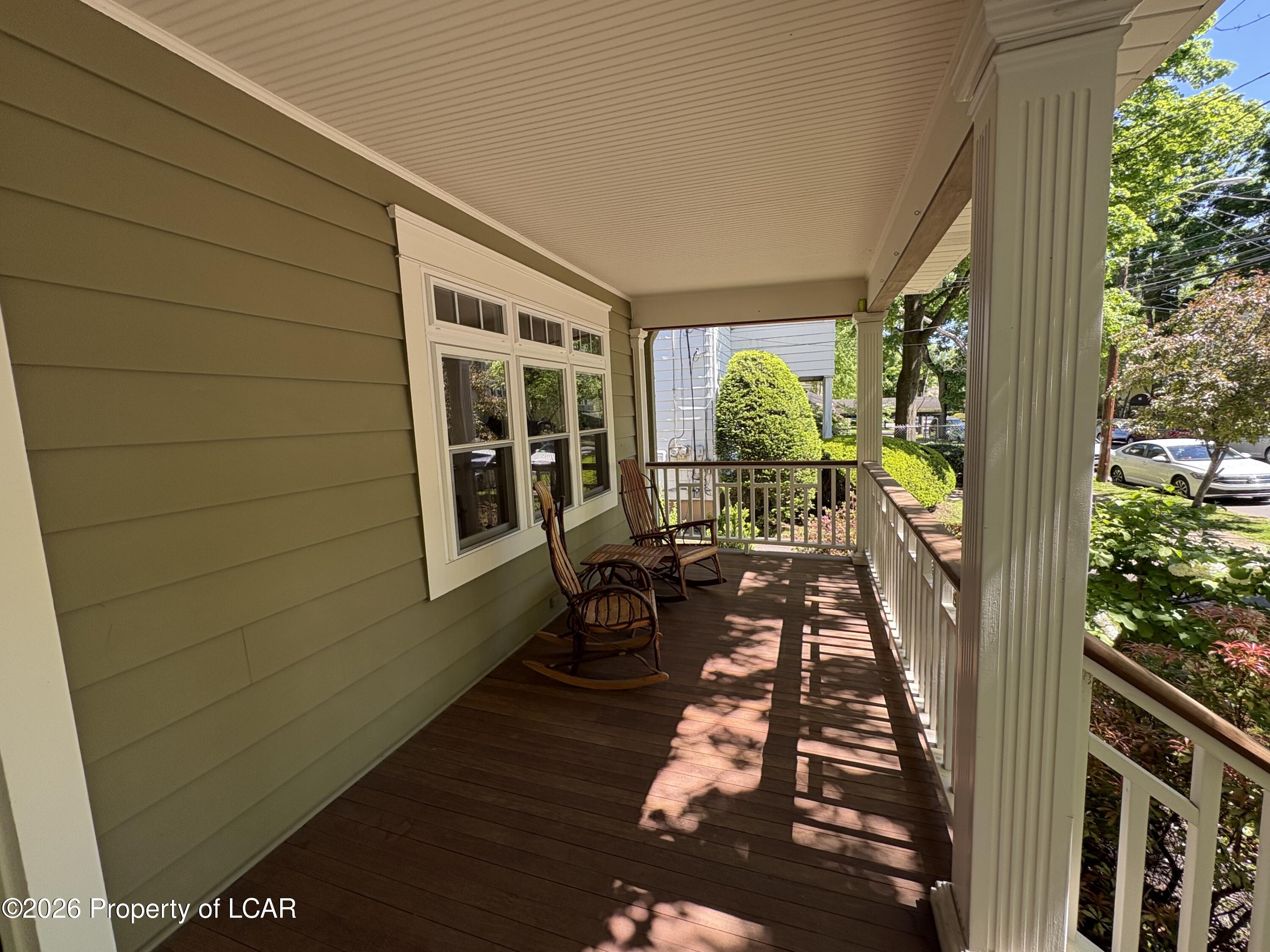 136 E Walnut Street