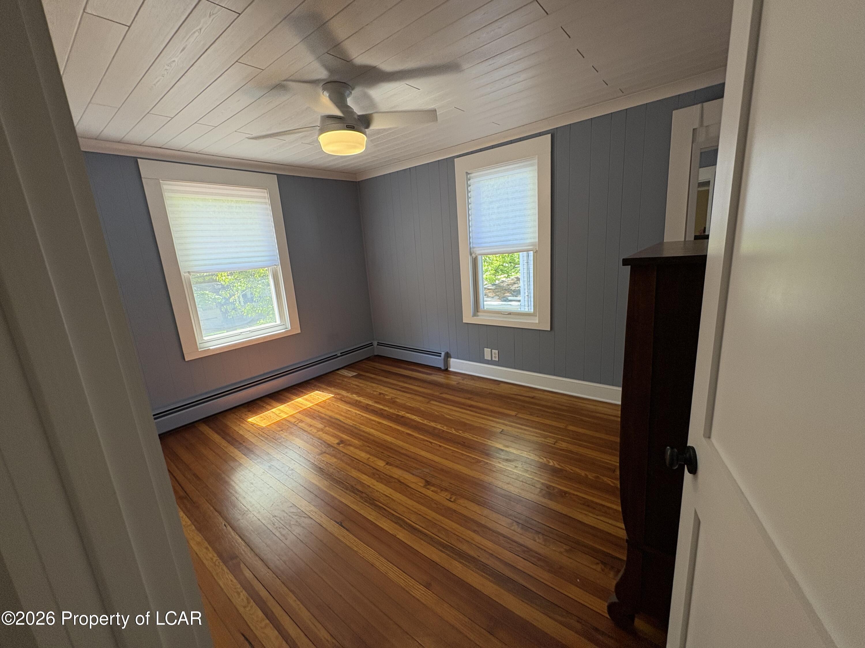 136 E Walnut Street