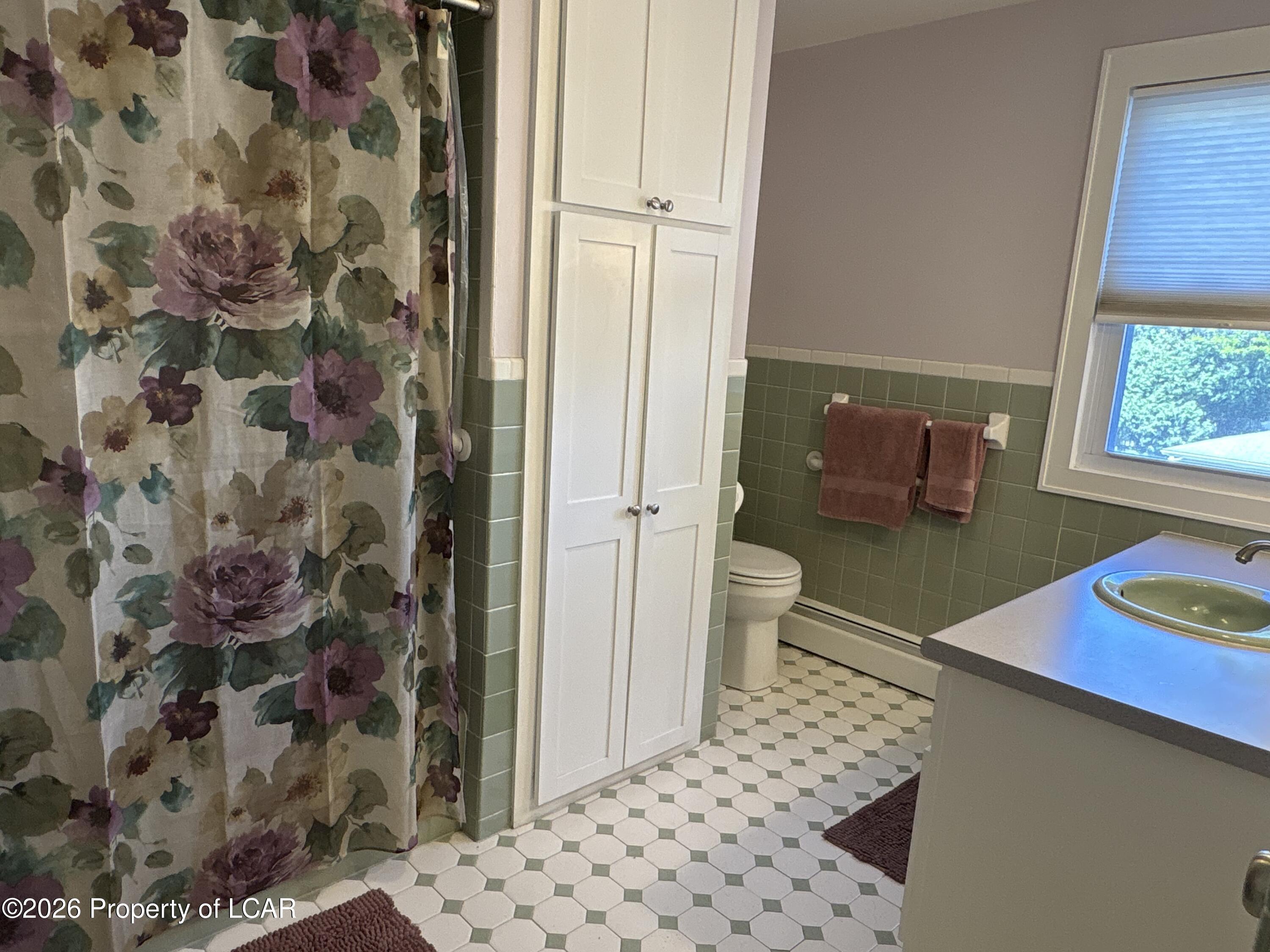 136 E Walnut Street