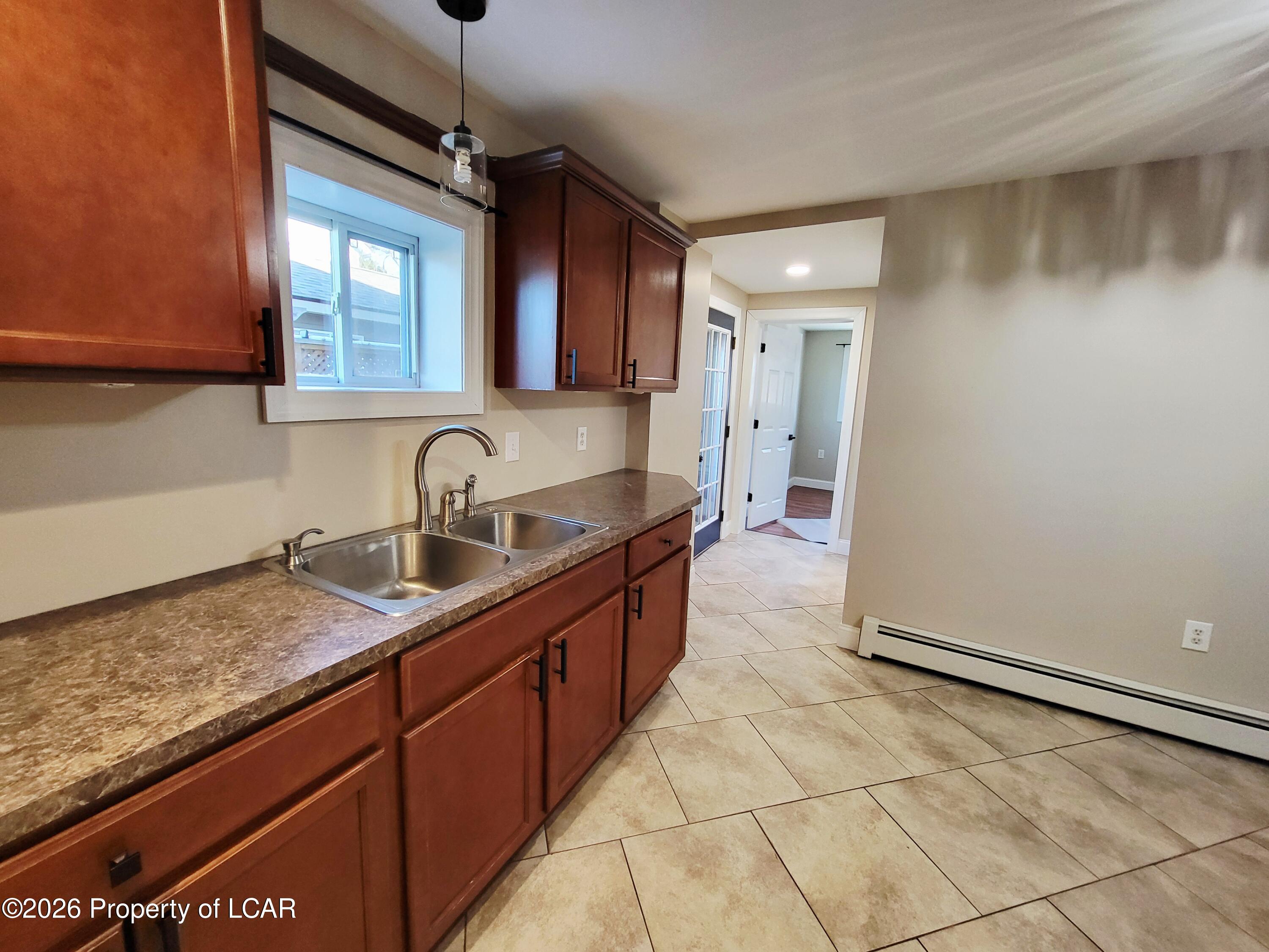 116 Center Street Unit: Front