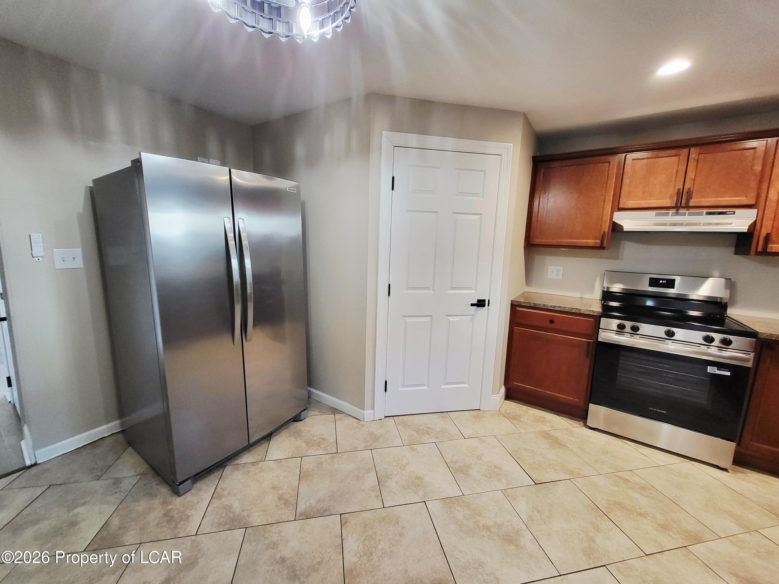 116 Center Street Unit: Front